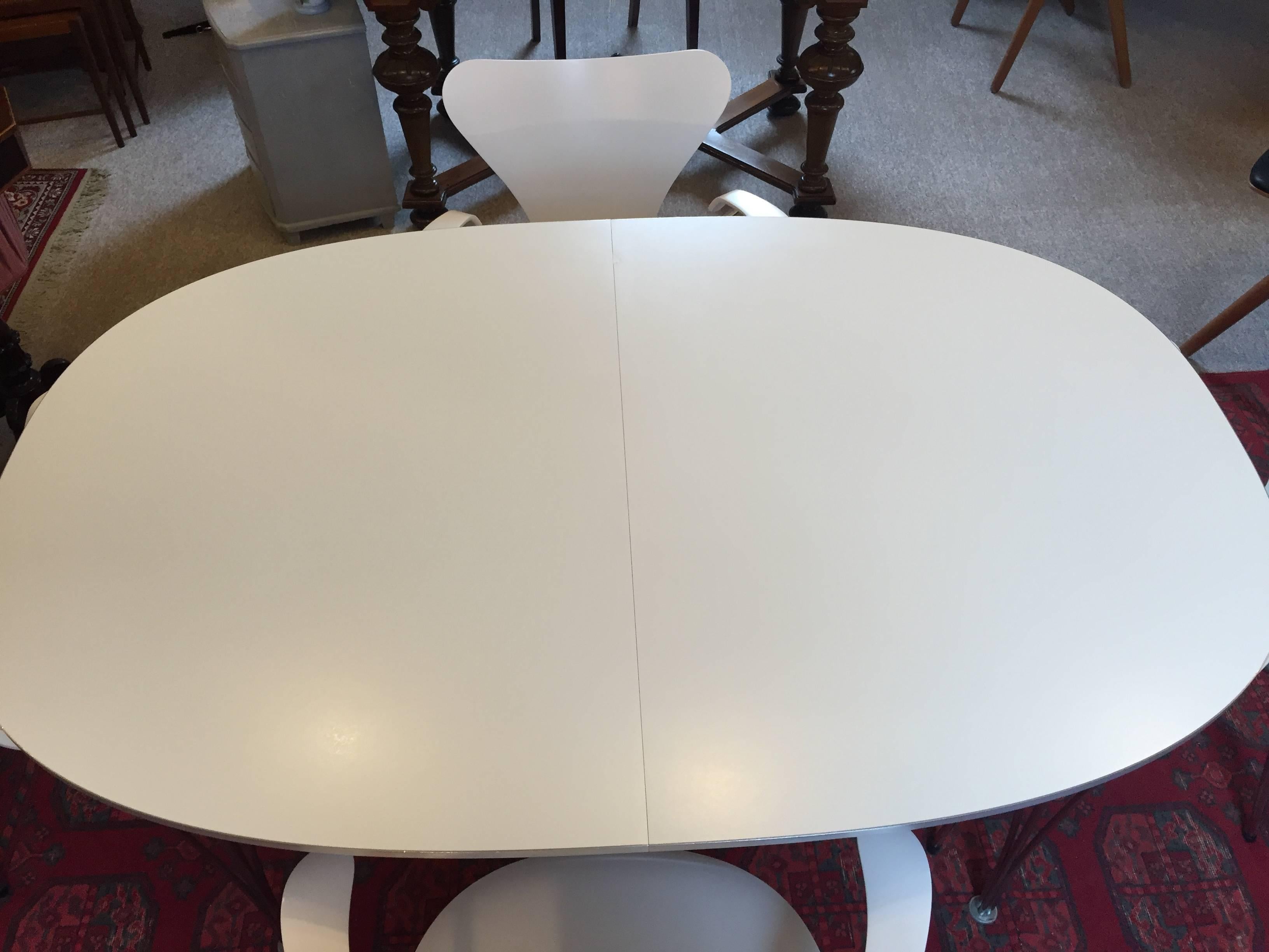 Mid-20th Century Extension Table, B618, by Piet Hein and Manufactured by Fritz Hansen from 2004 For Sale
