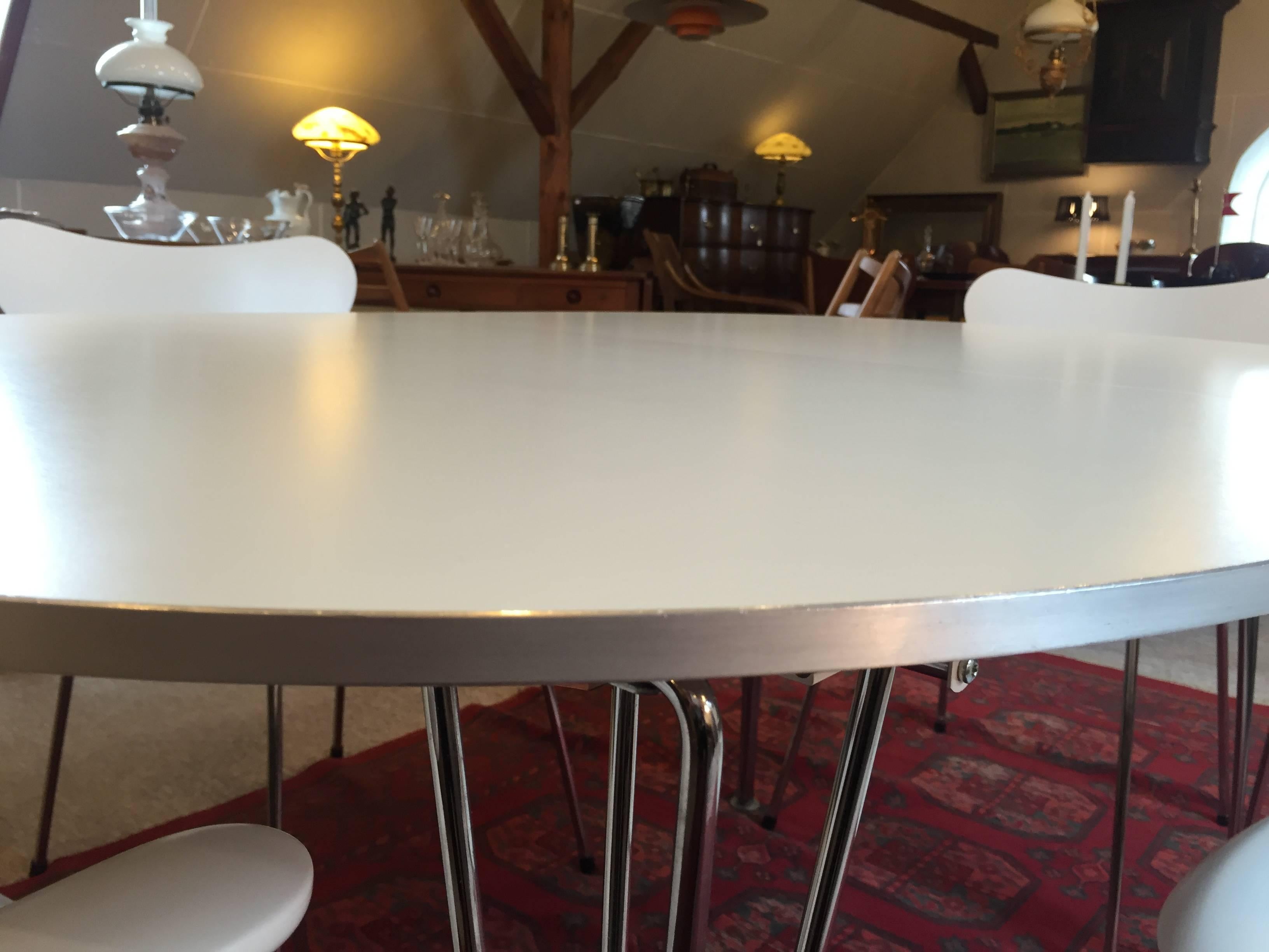 Extension Table, B618, by Piet Hein and Manufactured by Fritz Hansen from 2004 For Sale 1