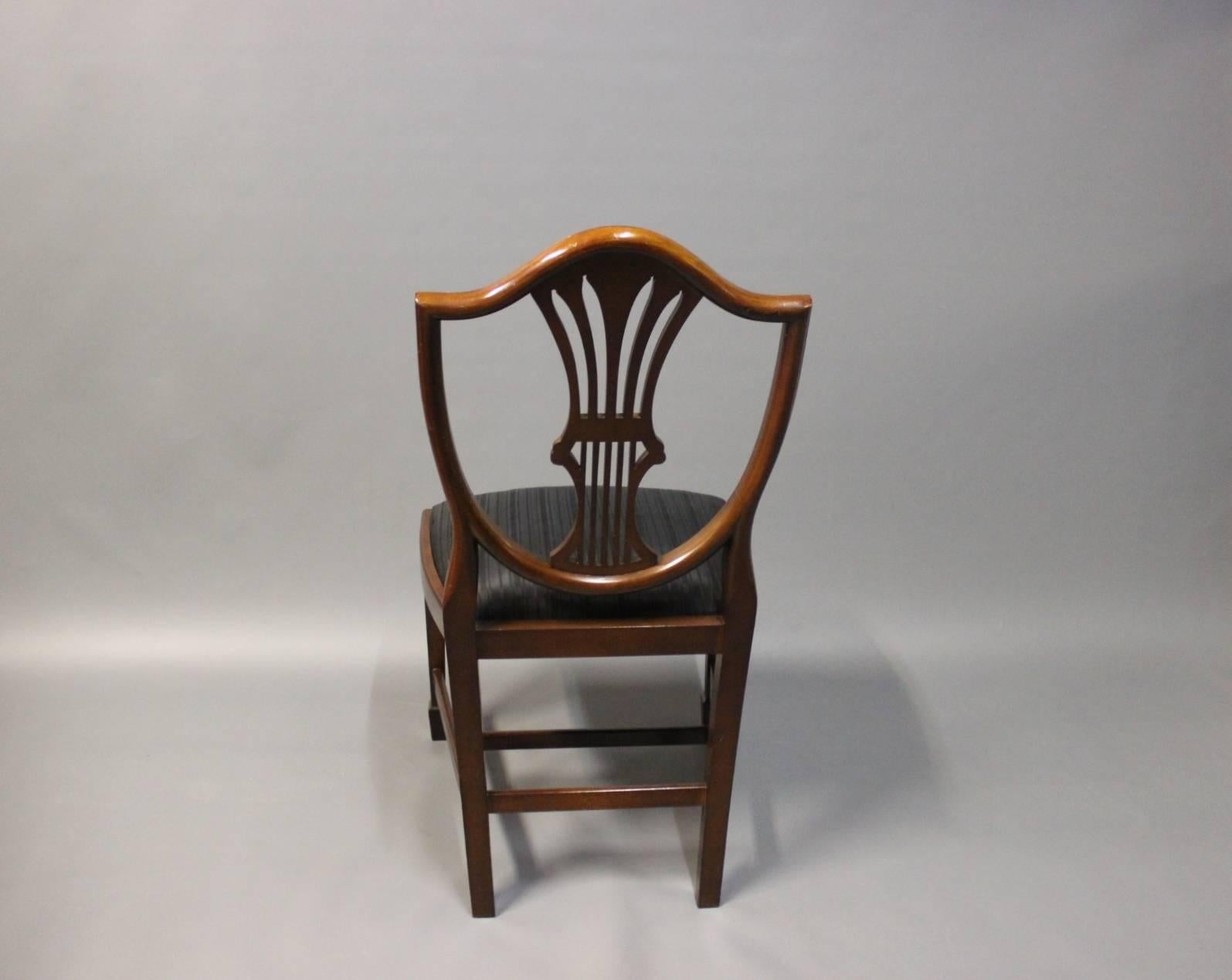 Danish Set of Four Antique Hepplewhite Dining Room Chairs in Mahogany, England, 1920s