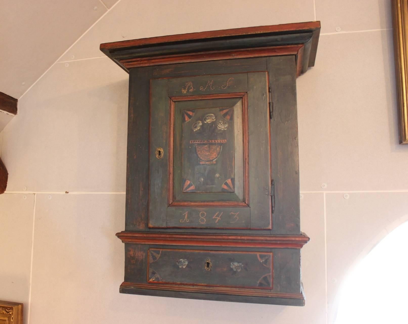 Small Antique Cabinet in Painted Pinewood, 1843 In Good Condition In Lejre, DK