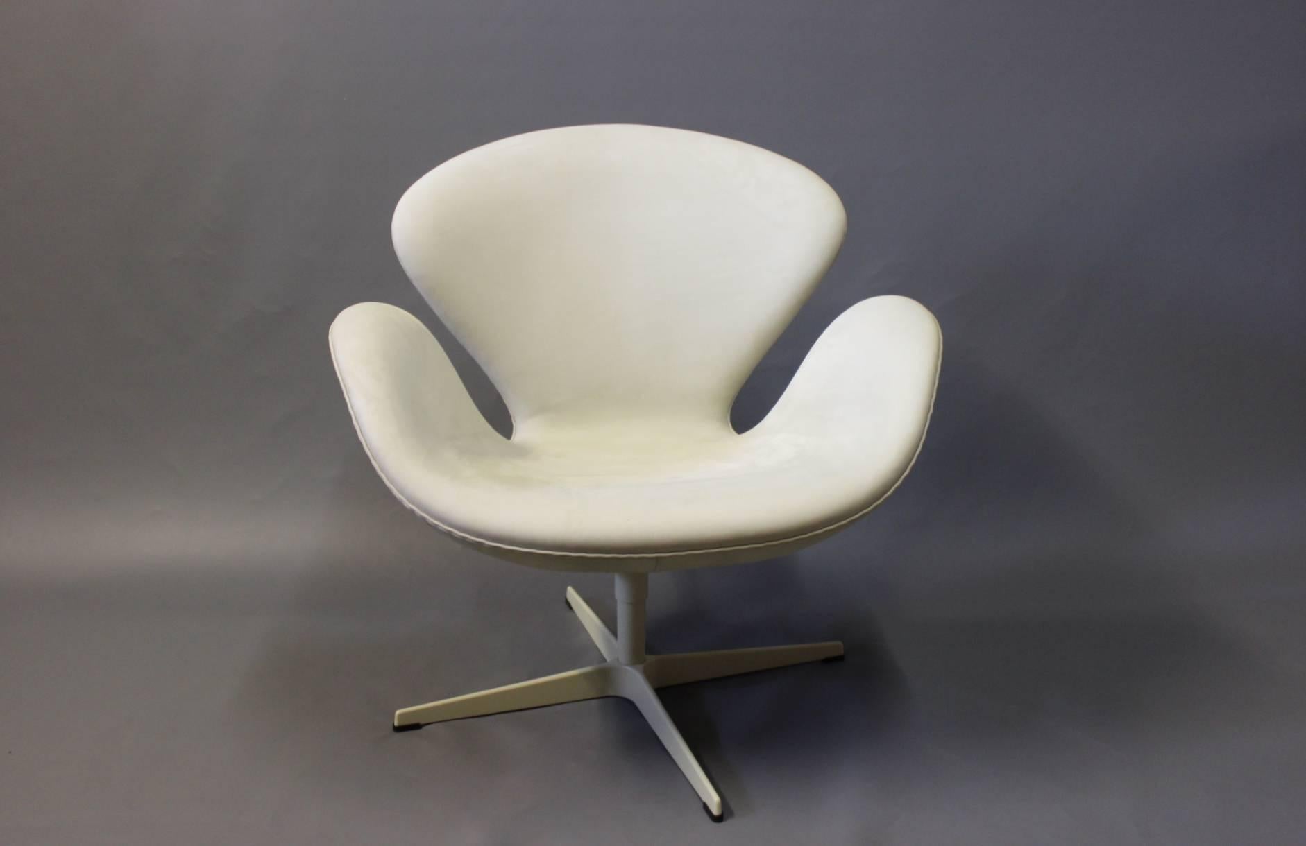 The Swan chair designed by Arne Jacobsen in 1958 and manufactured by Fritz Hansen in 2015. This chair is no. 86 out of 300 chairs made, "Fritz Hansen's choice", in the special Nubuck leather which is natural leather with a velour like