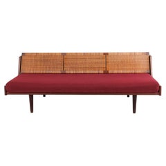Hans J. Wegner GE-258 Daybed in Teak and Wicker Cane for Getama 1950s