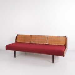 Hans J. Wegner GE-258 Daybed in Teak and Wicker Cane for Getama 1950s
