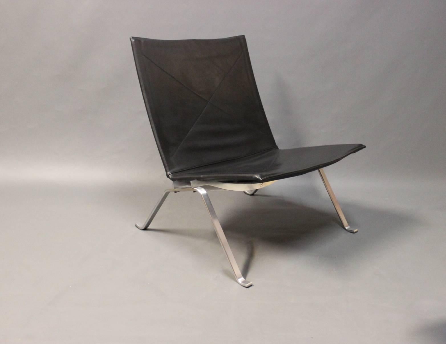 Scandinavian Modern Pair of PK22 Chairs by Poul Kjærholm and Fritz Hansen, 1989