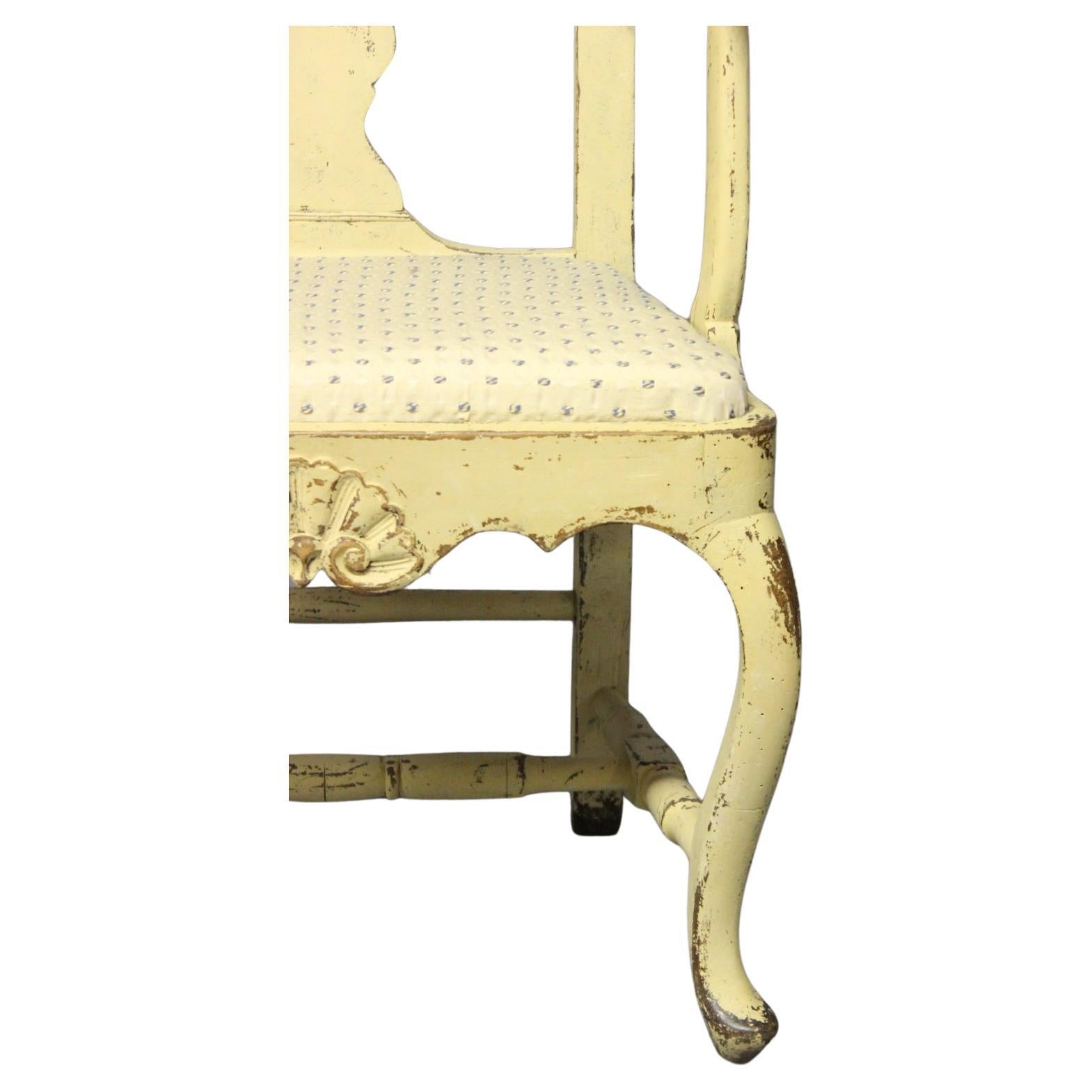 Rokoko-Stuhl aus lackiertem Holz aus Dänemark, um das Jahr 1740 (Skandinavische Moderne) im Angebot