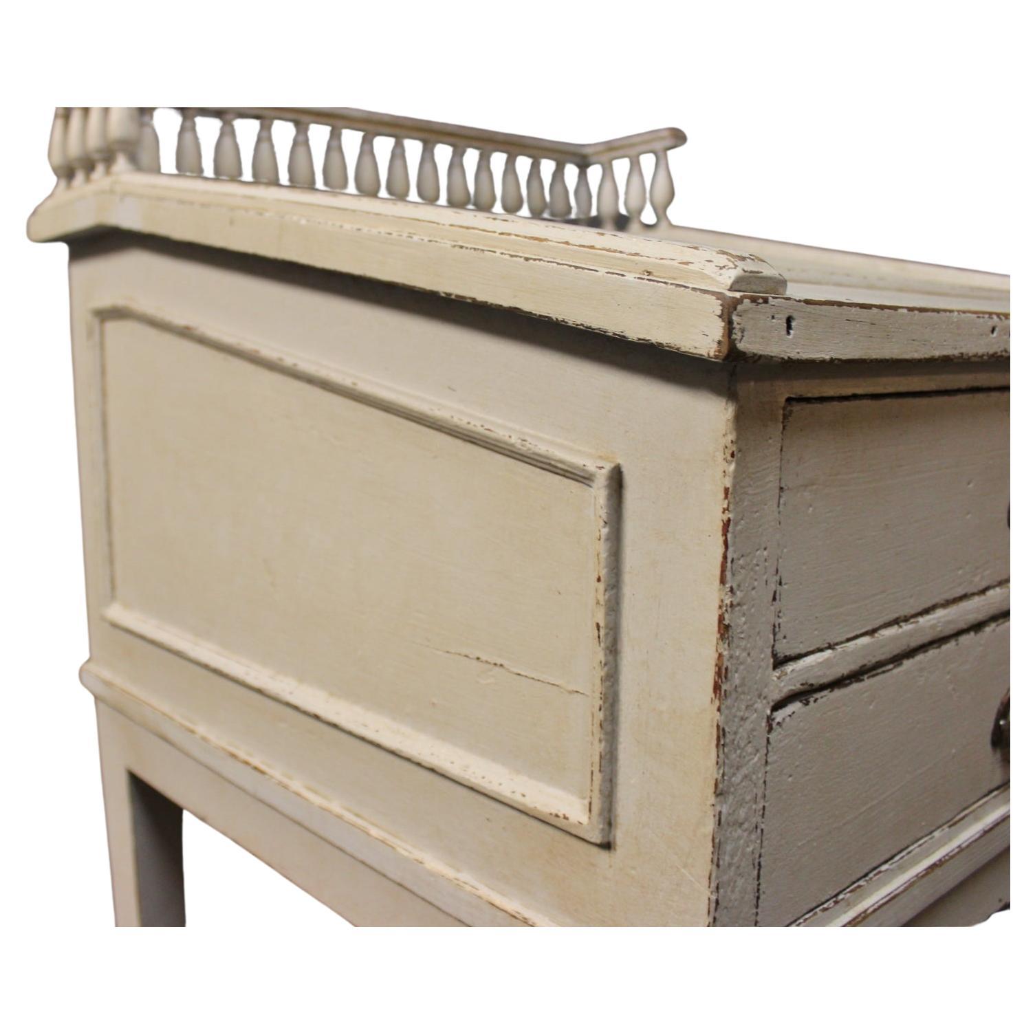 Writing Desk In Gustavian Style Painted In Grey From 1840s In Good Condition For Sale In Lejre, DK