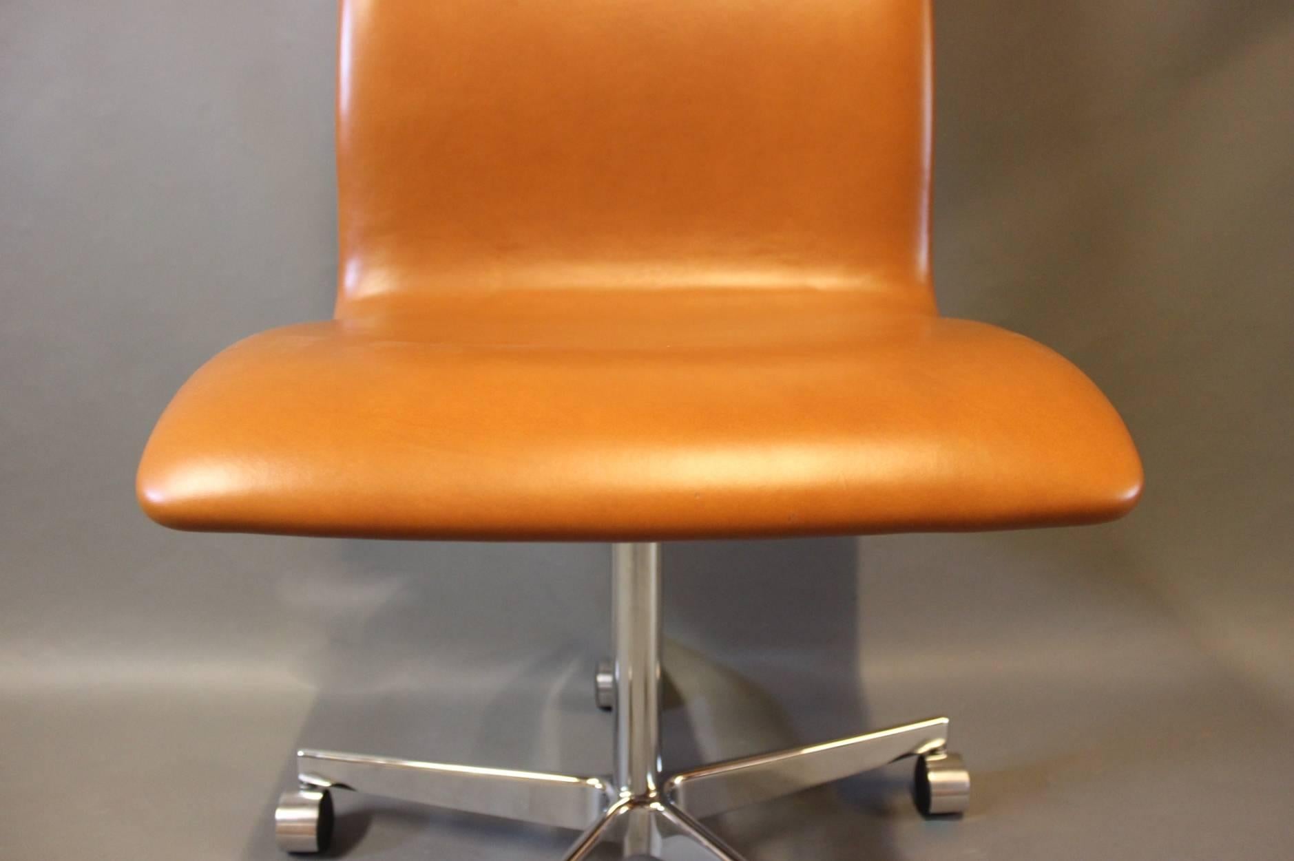 Oxford Classic Chair, Model 3193C, by Arne Jacobsen and Fritz Hansen 1