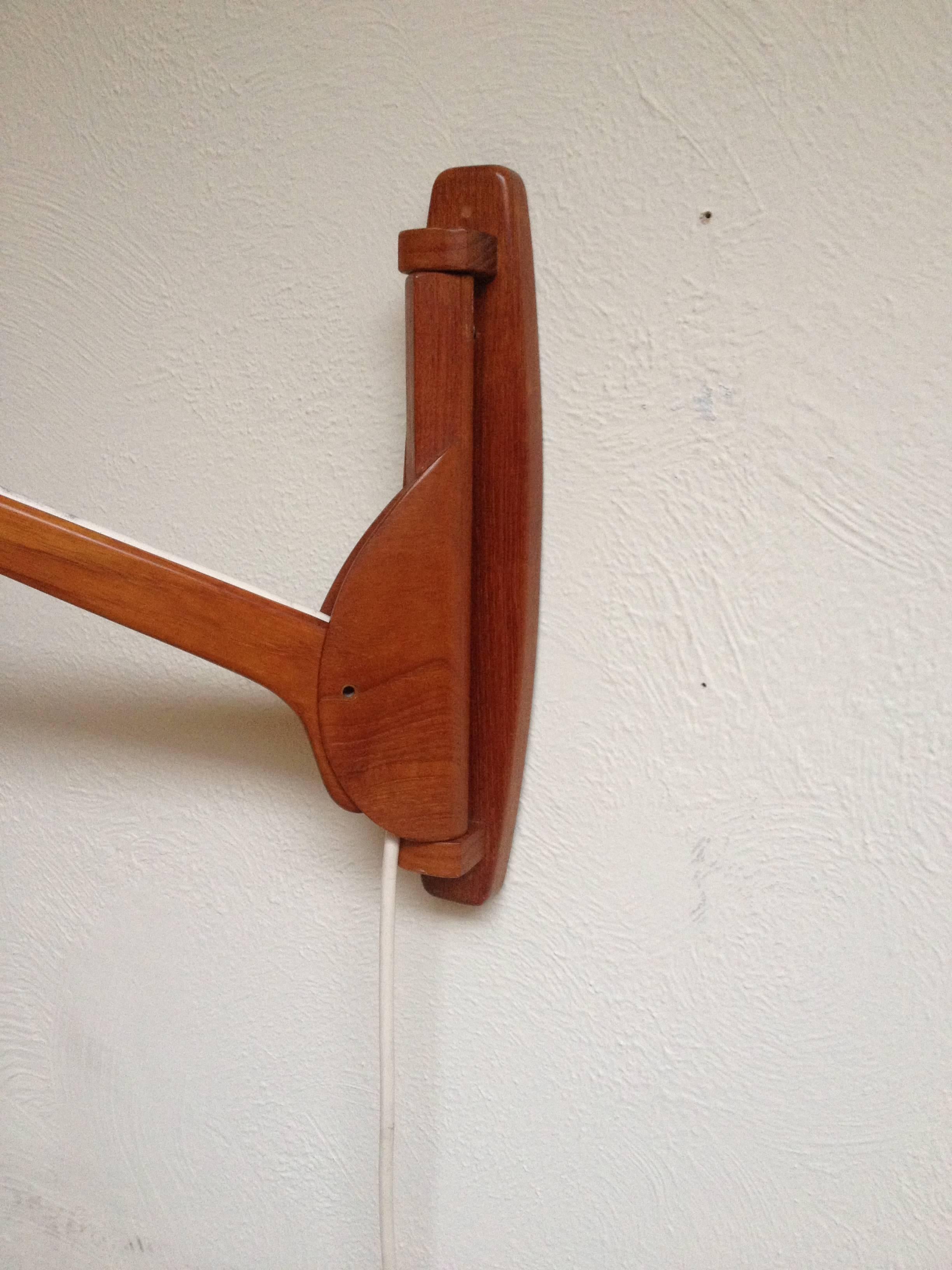teak wall lamp