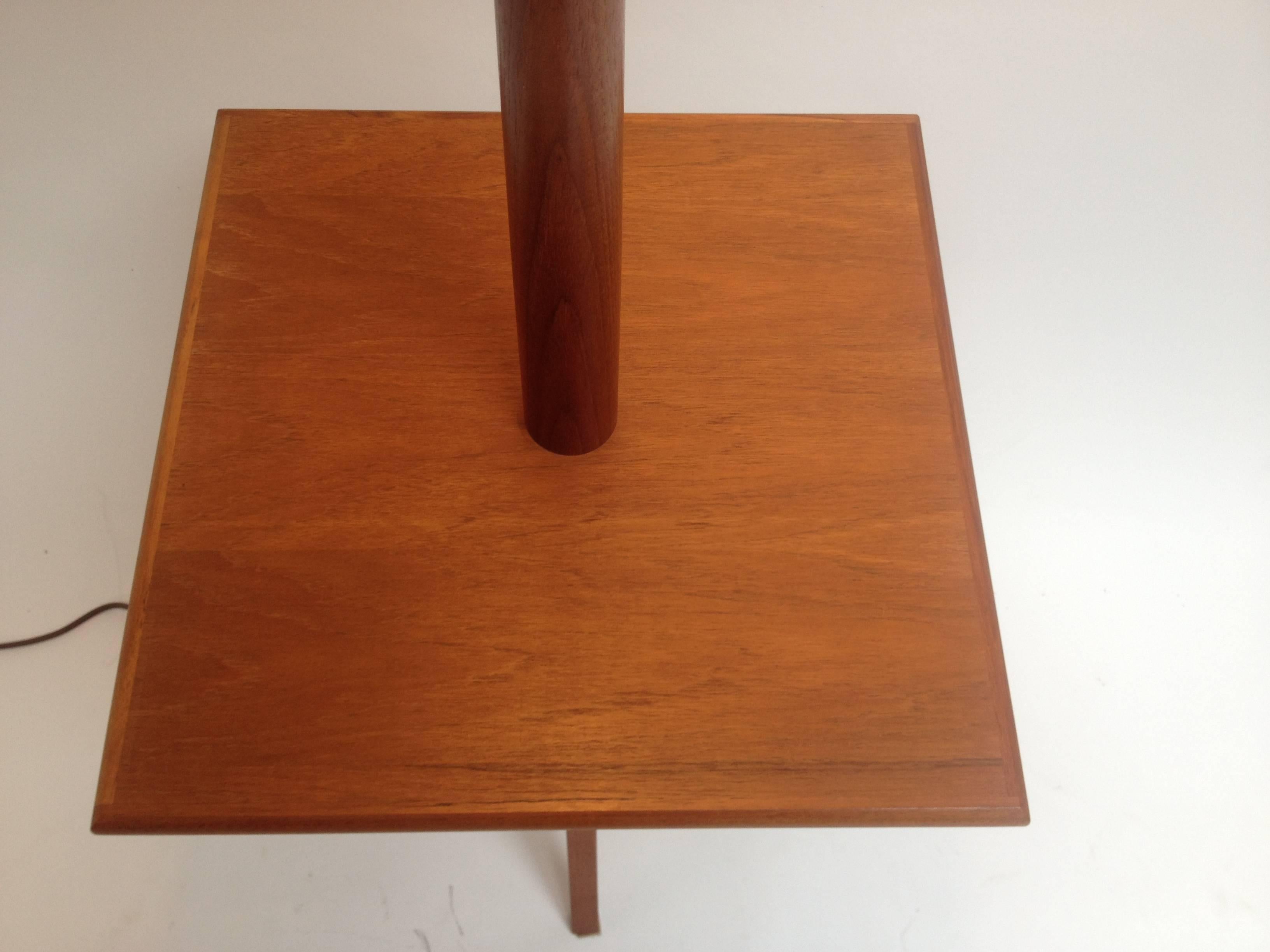 3 legged floor lamp