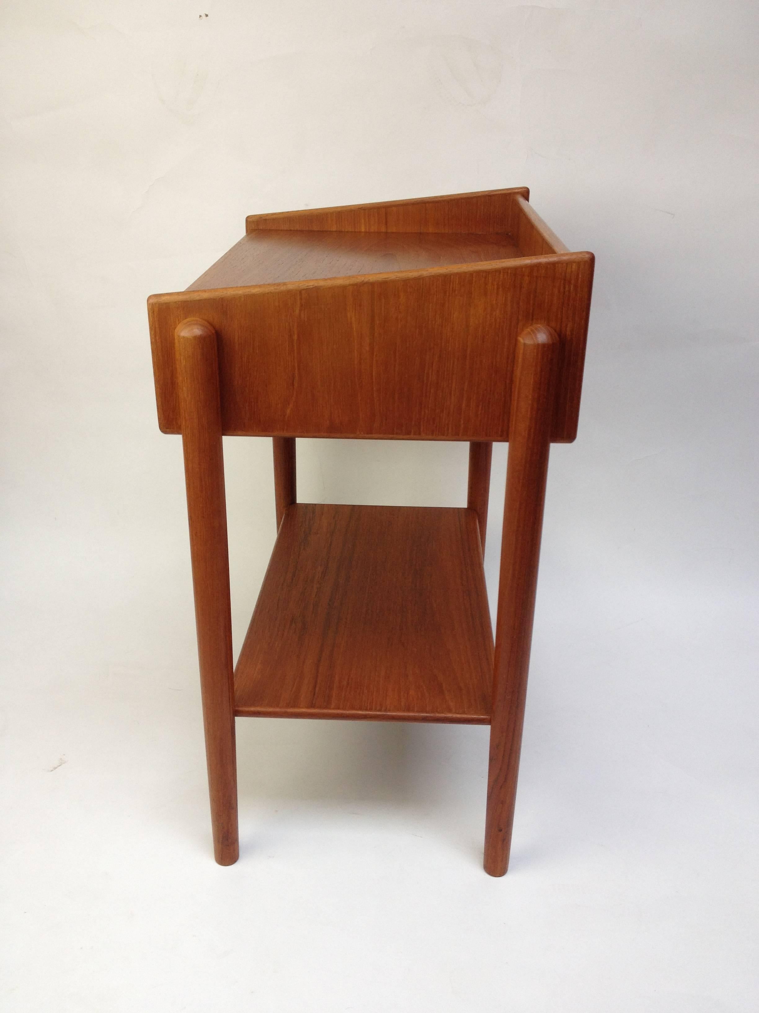 1950s Børge Mogensen Teak Bedside Table with Drawer by Soborg In Excellent Condition In Victoria, British Columbia