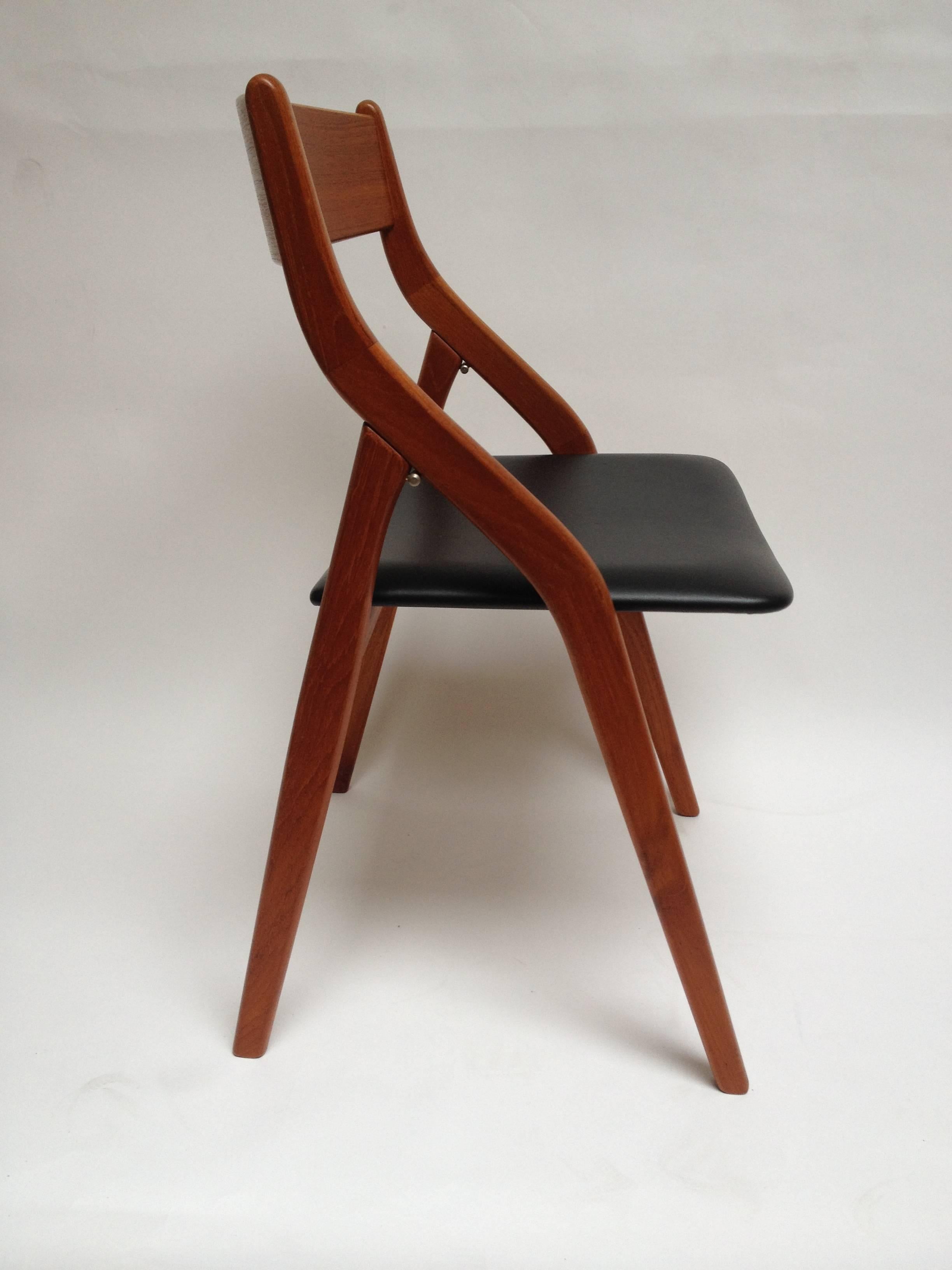 Naugahyde Spectacular Pair of 1960s Danish Folding Chairs by Dyrlund