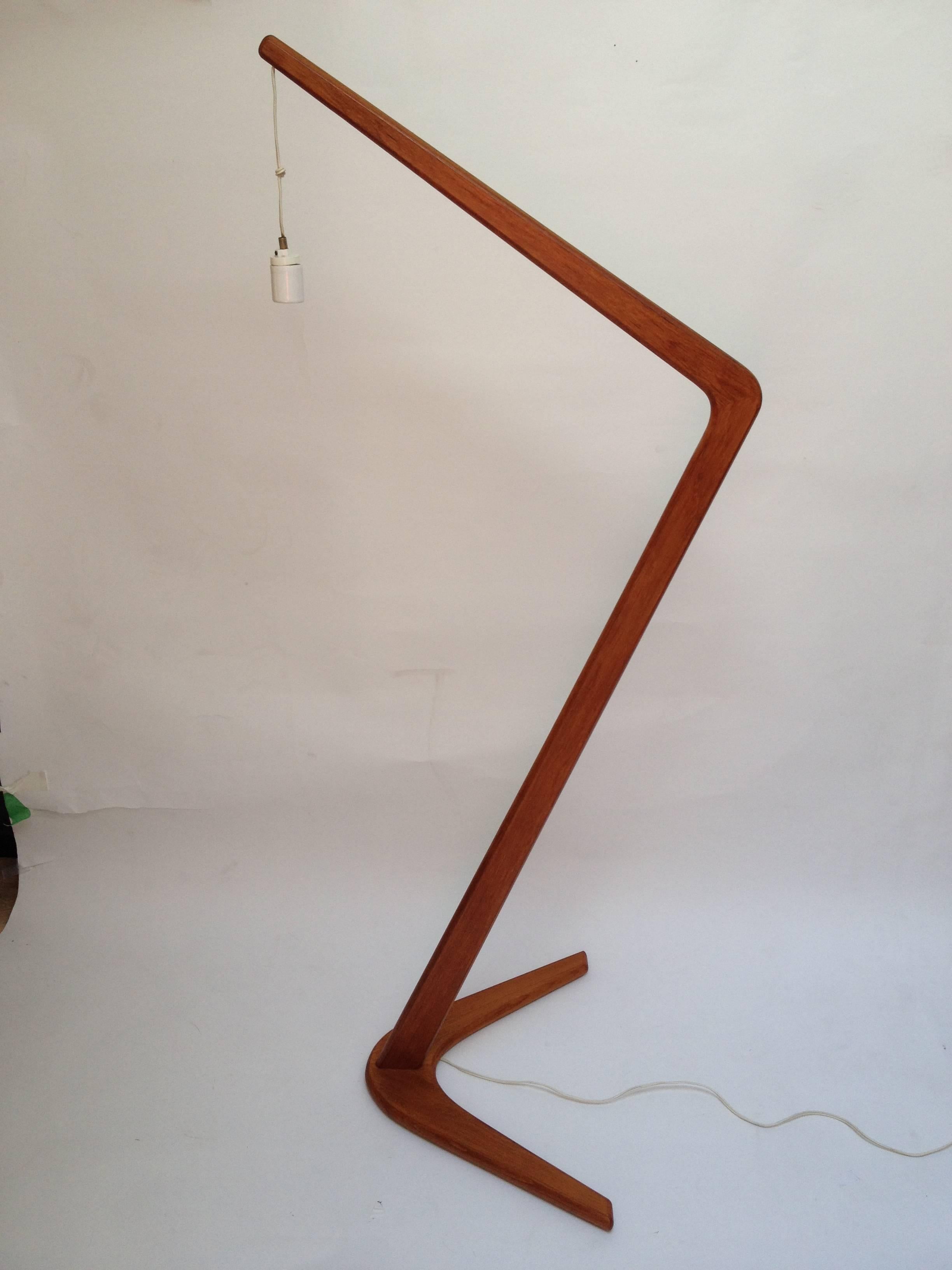 Exceptional 1960s Architectural Boomerang Teak Floor Lamp For Sale 3