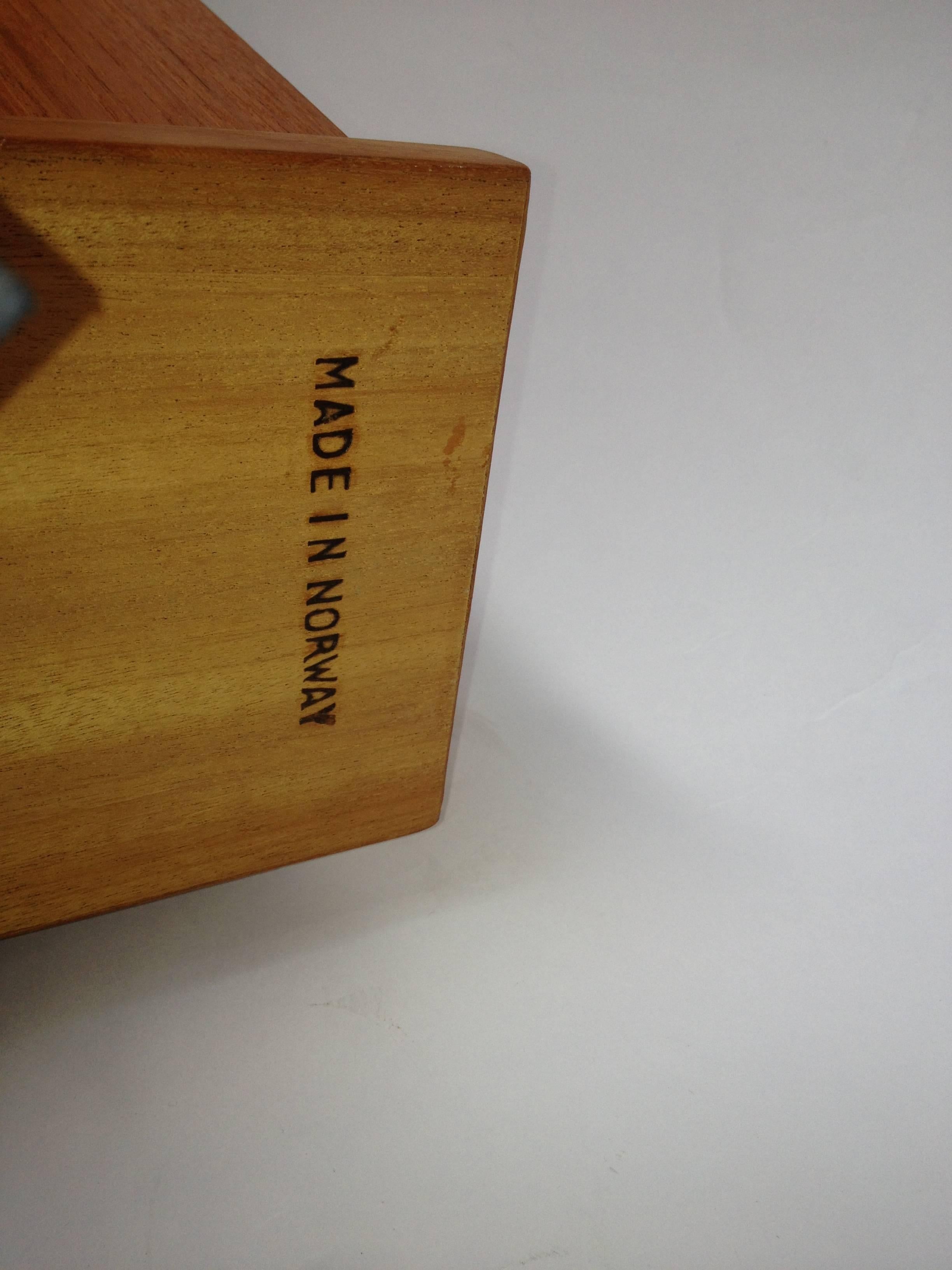 Mid-Century Modern Teak Swivel Magazine Rack, Made in Norway For Sale 2