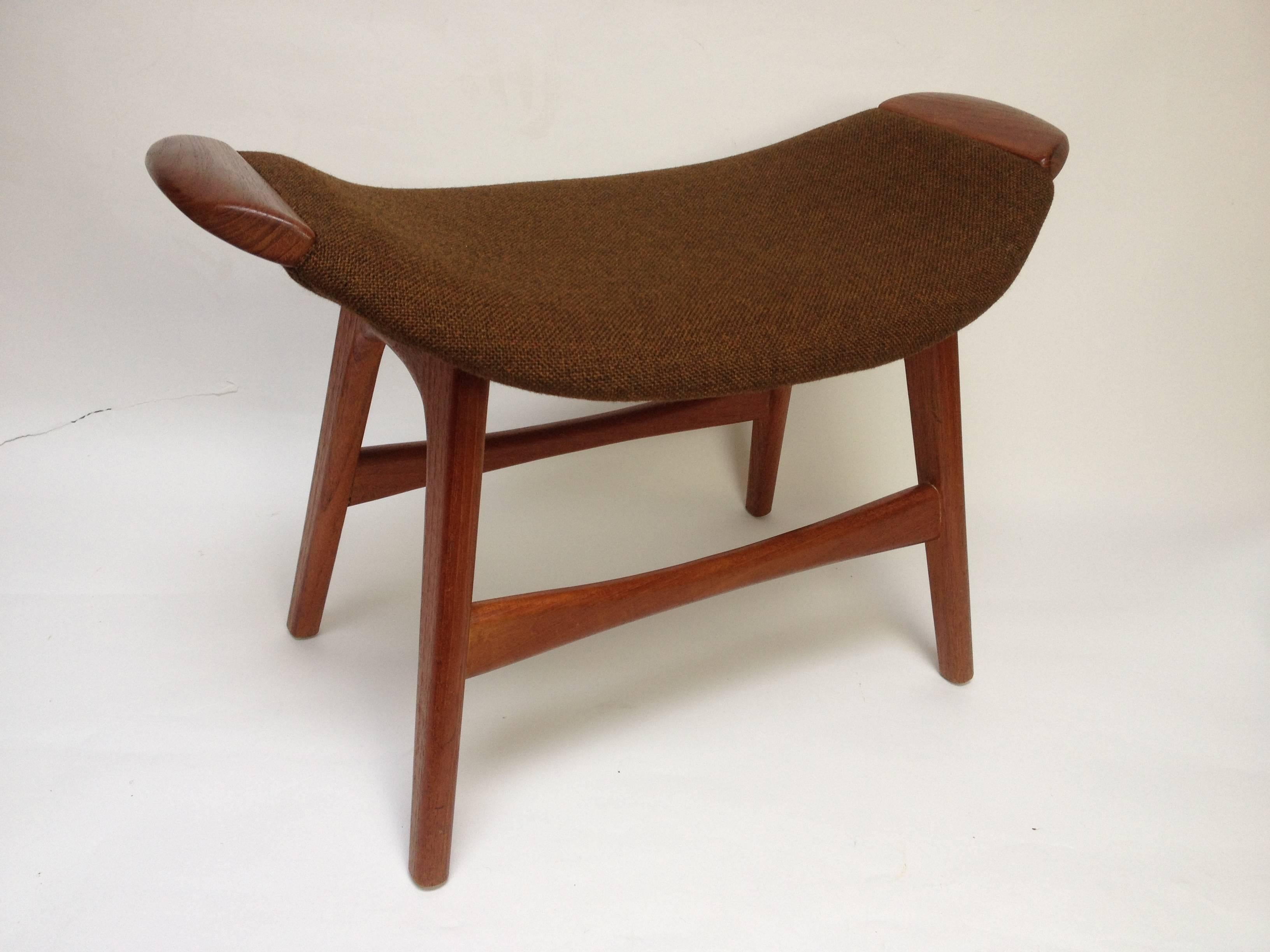 Fantastic Norwegian footstool in teak with original upholstery imported by Westnofa, Canada to store in Winnipeg, House of Teak, very good vintage condition, perfect to pair up with your favorite Mid-Century Modern chair.