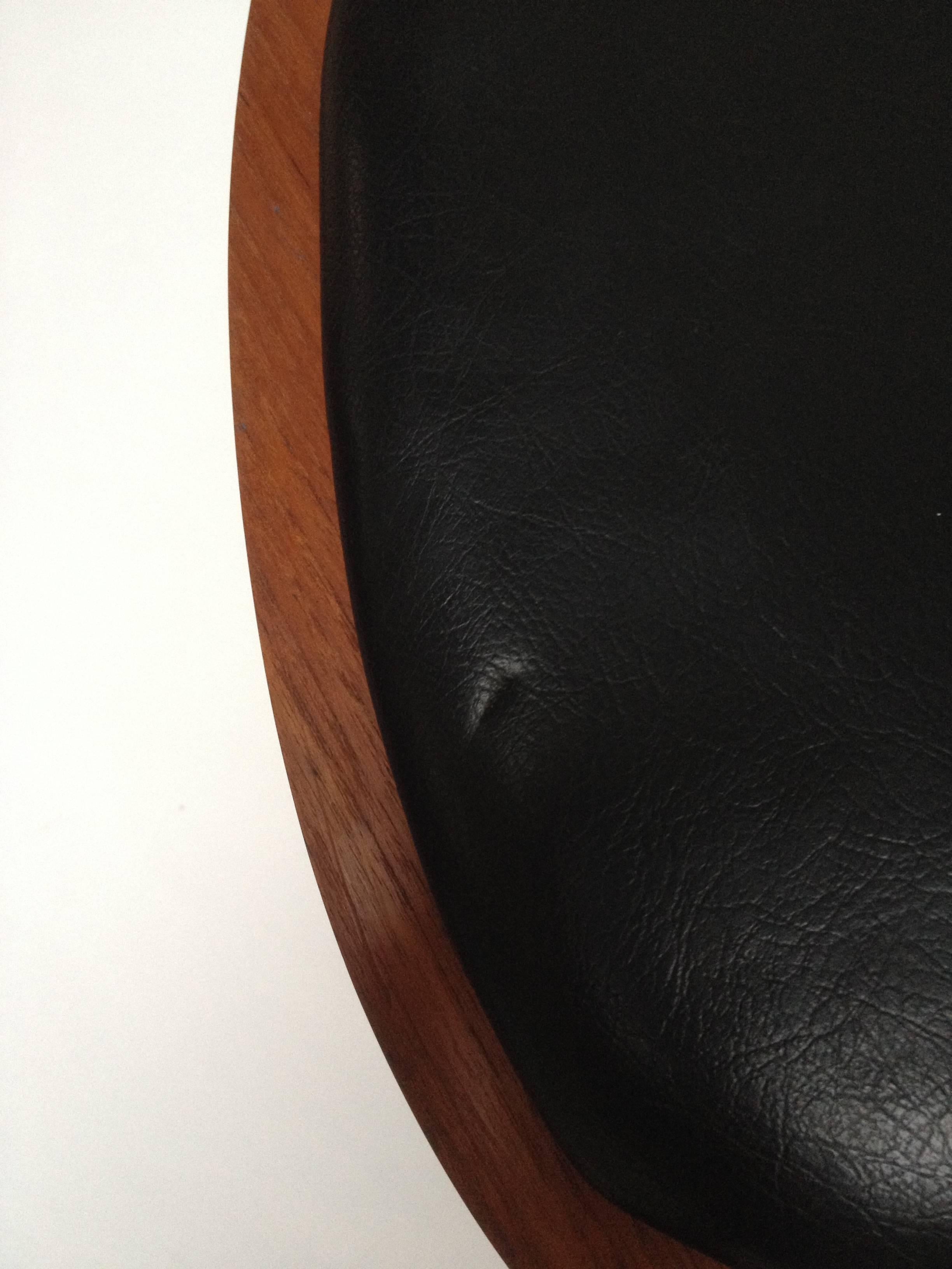 Mid-Century Modern Rare 1950s Hans Olsen Teak Reversible Three Legged Stool and Side Table, Denmark For Sale