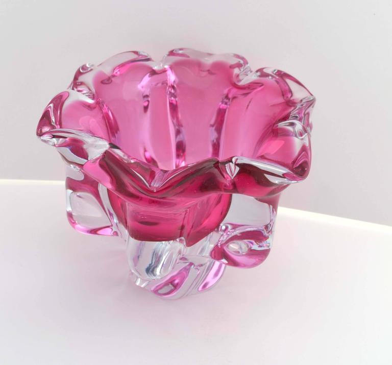 Stunning star-shaped footed bowl in clear and pink/cranberry by Josef Hospodka (Czechoslavkian, 1923-1989) of SKLO Union Chribska Glassworks, circa 1970. Measures: 5.50