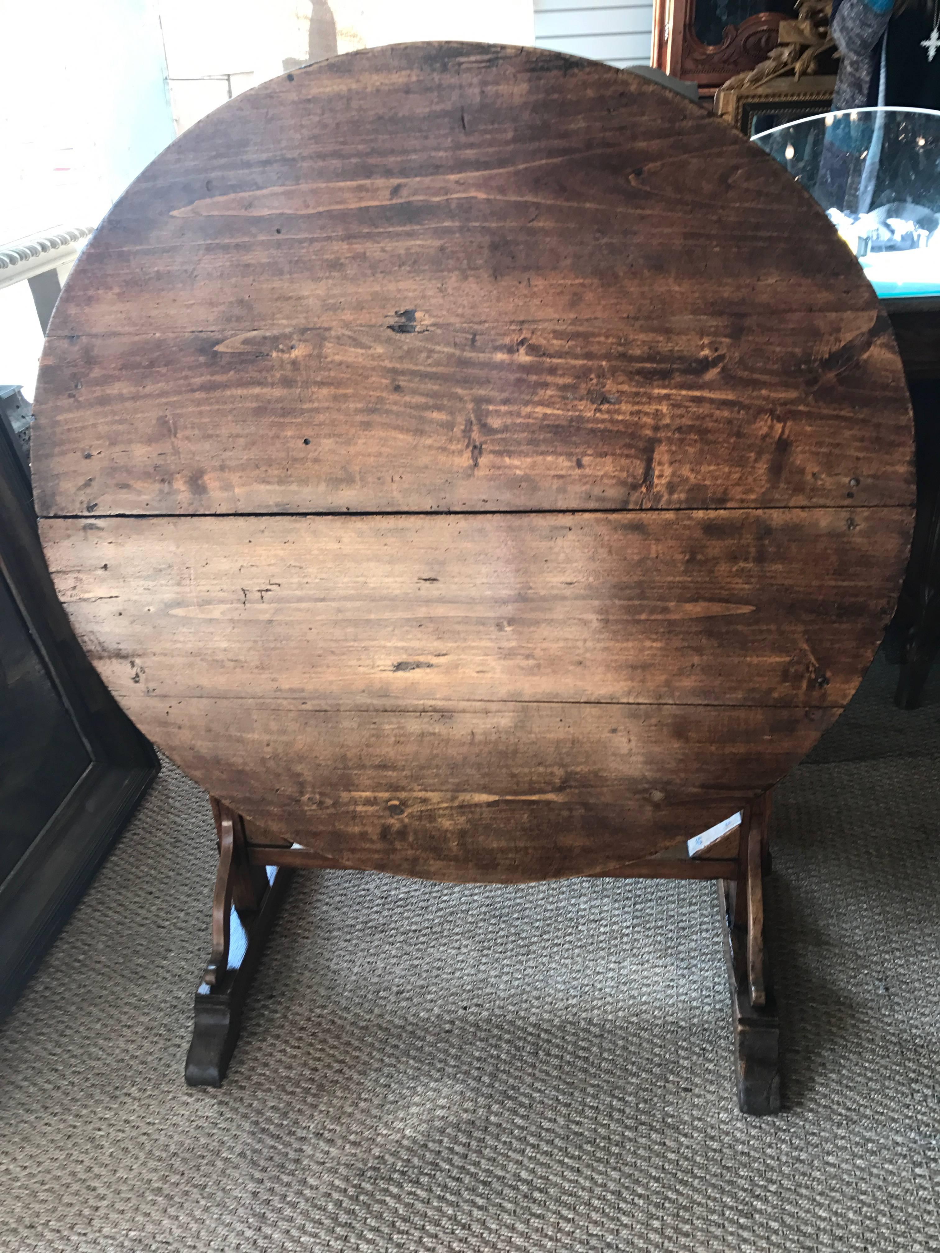 Country 19th Century Chestnut Vendange Table For Sale