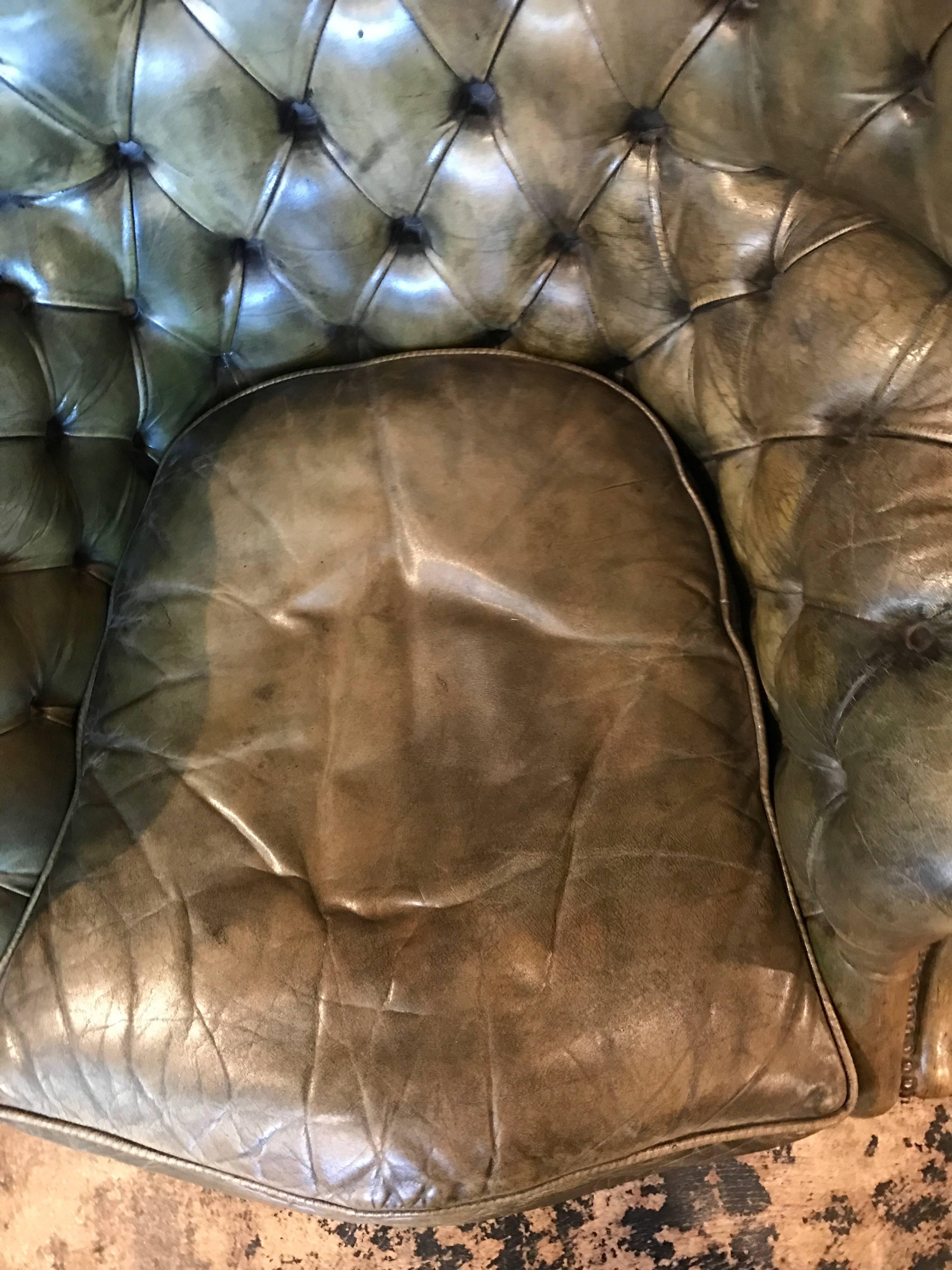 Edwardian Mid-20th Century English Leather Barrel Wing Chair