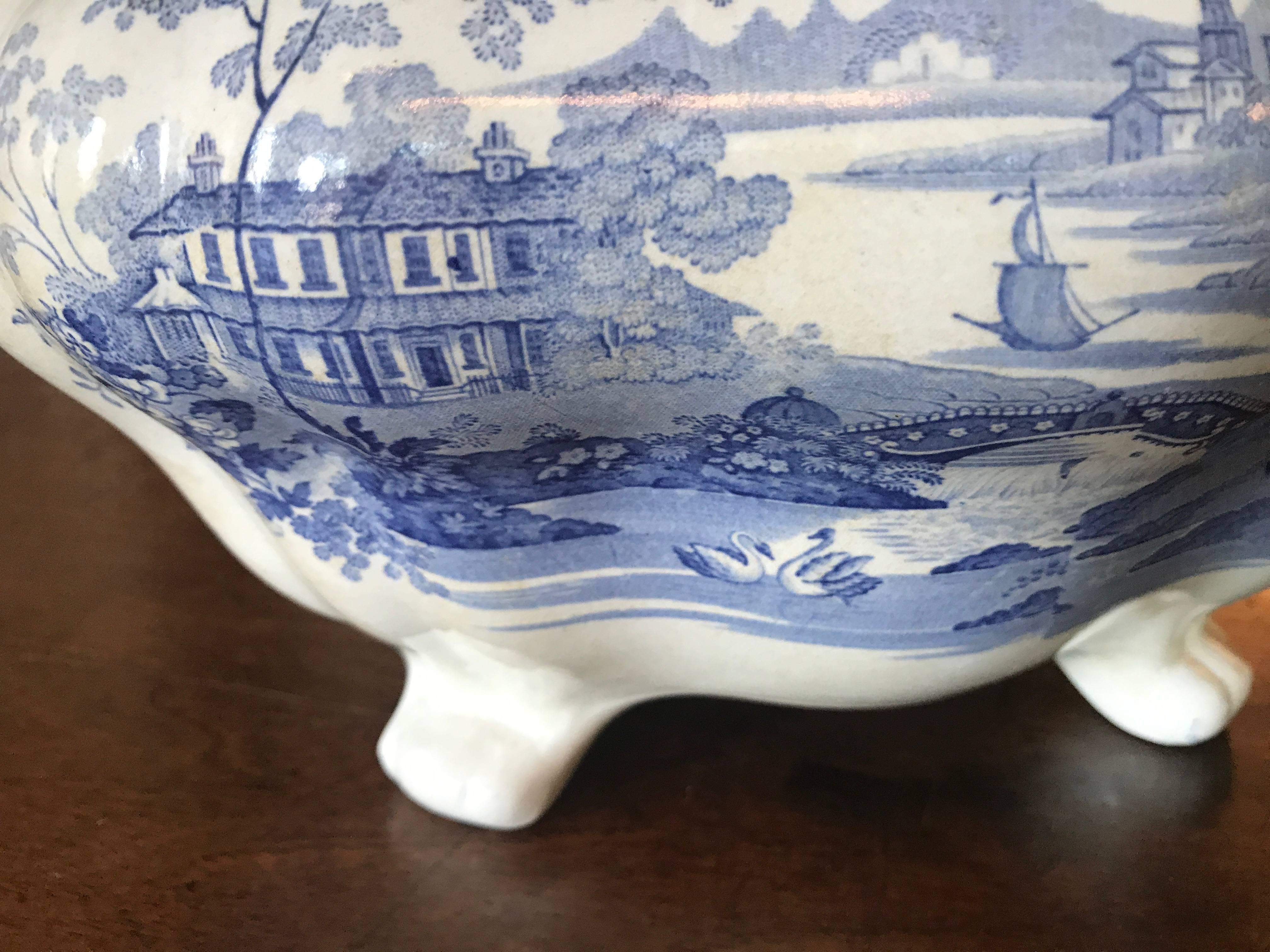 19th Century English Blue and White Transferware Tureen In Excellent Condition For Sale In Birmingham, AL