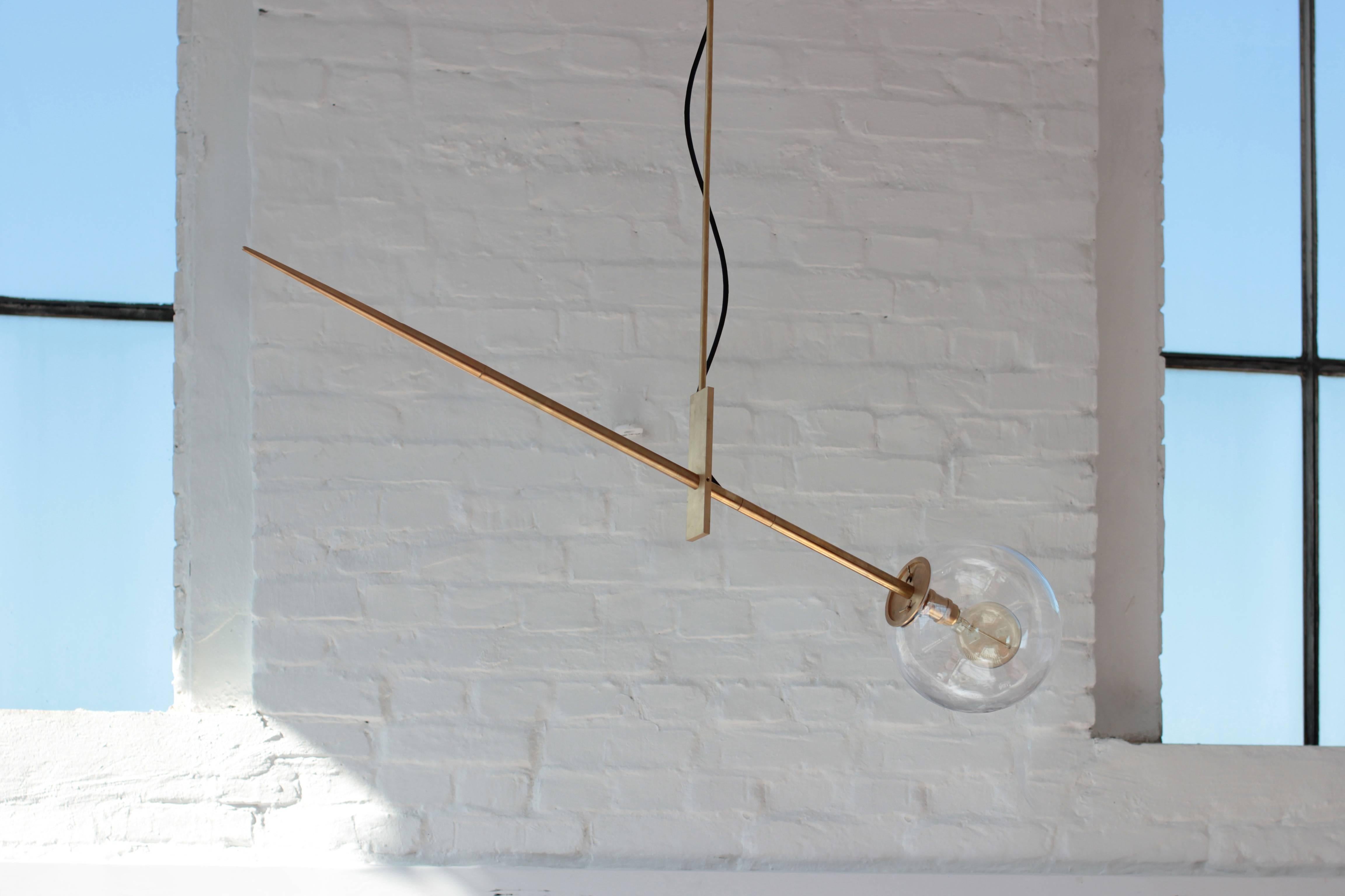 Hasta hanging lamp by Jan Garncarek
Brass ceiling lamp with a glass shade. The elements are made of full brass.
The supplied cable is available in two colors, black or red. Best matches the decorative bulb.
You can order the lamps of different