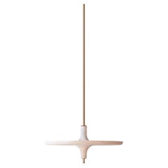 Table suspendue Toupy 44 en travertin et laiton par MADEMOISELLE