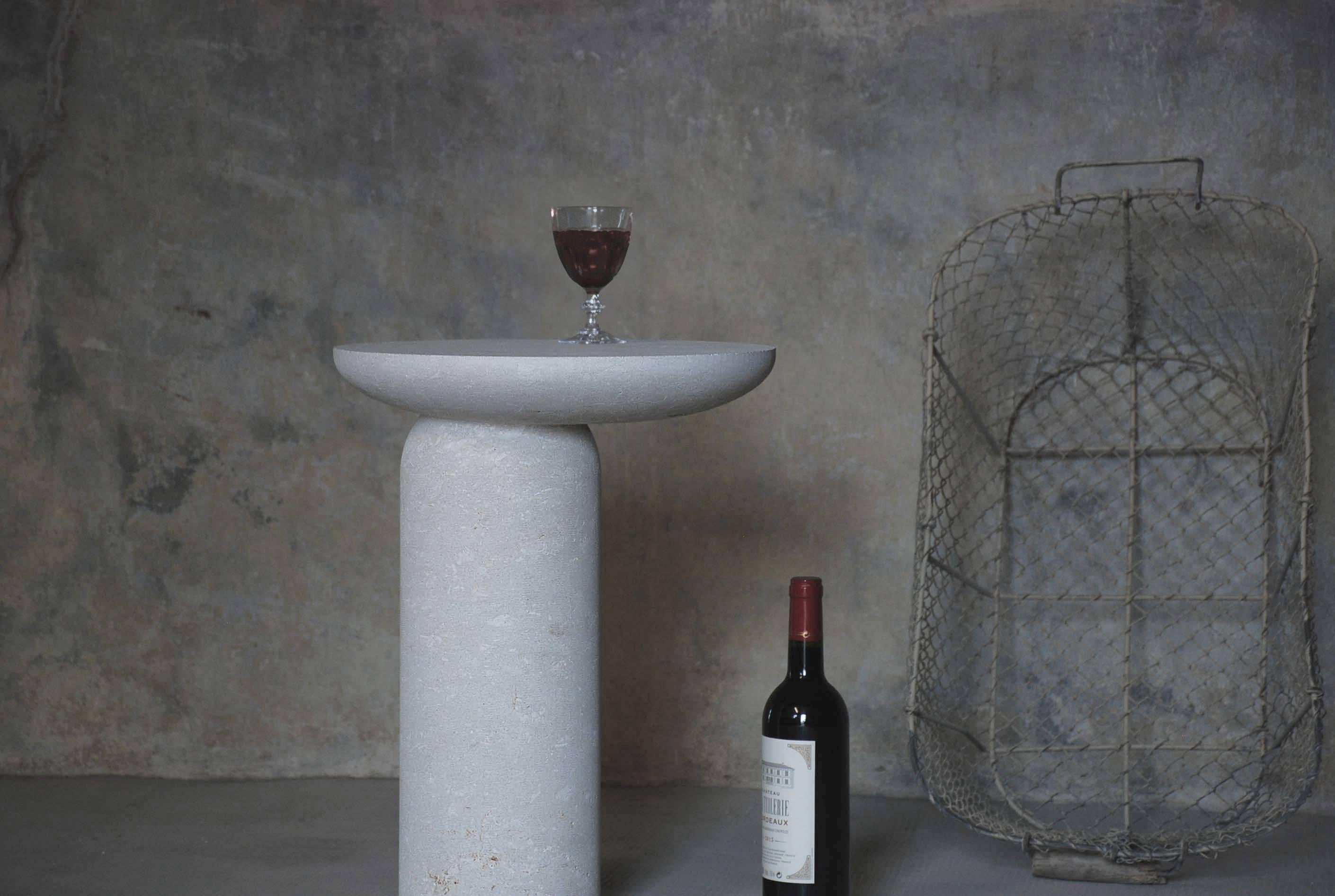 Décomplexé
side table.
Materials: Magny ornamental stone.
Dimensions: 50 x 38 cm. 

“While wandering in the streets I have been observing buildings
construction toward the sky and found myself eagerly interested
in slate material and