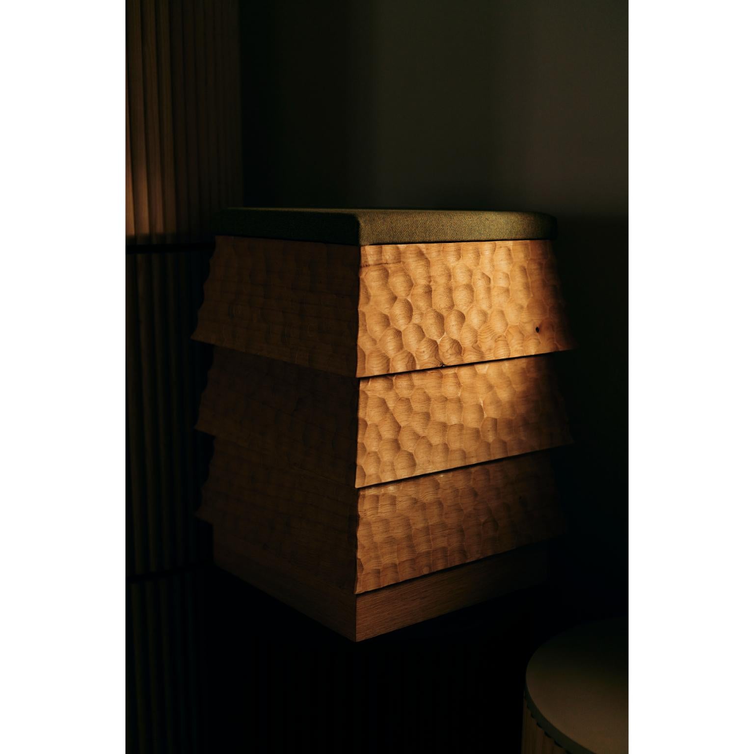 Pagode Naguri Stool in Oak Wood And Melange Wool Fabric by Heilig Objects In New Condition For Sale In Geneve, CH