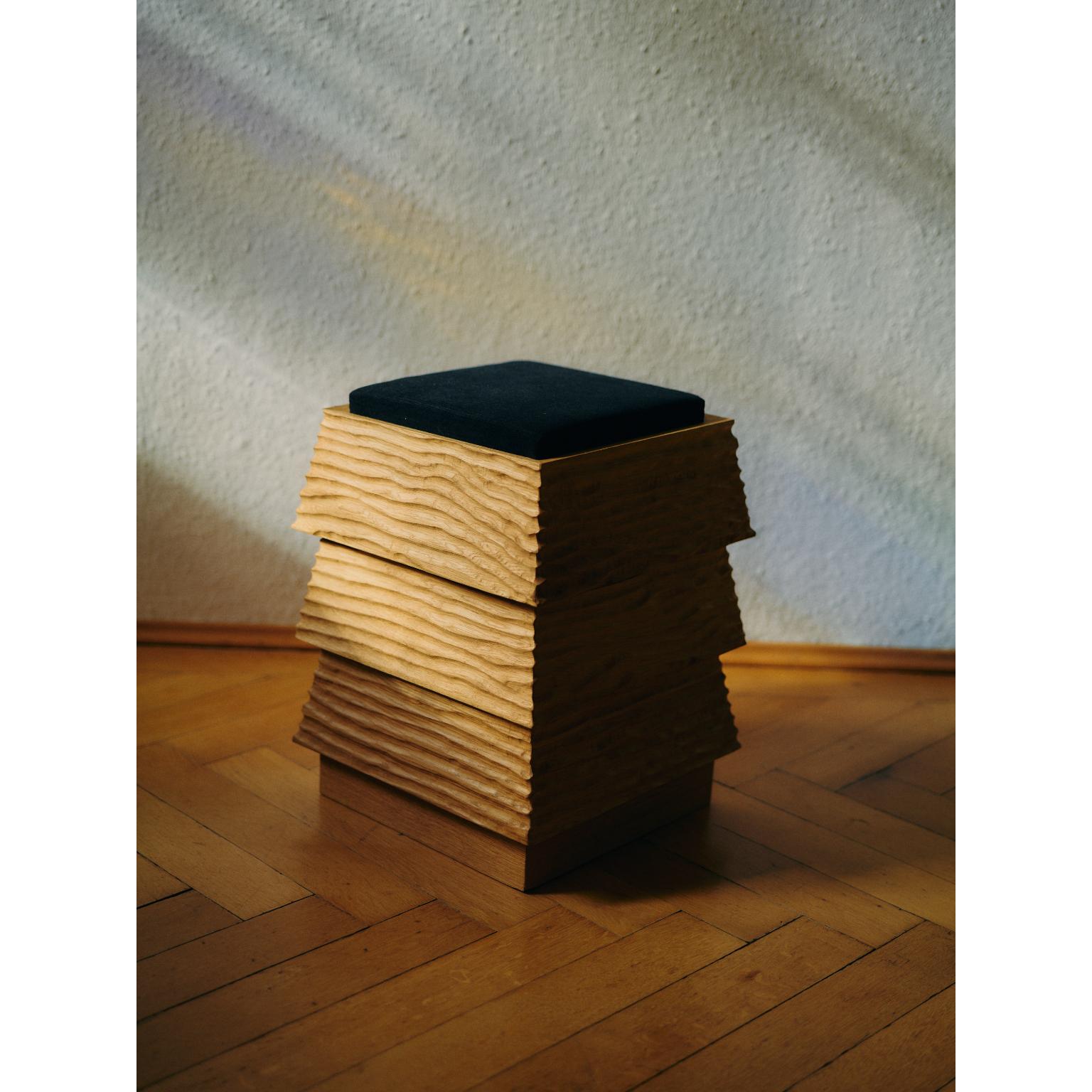 Pagode Wahiba Stool in Oak Wood And Melange Wool Fabric by Heilig Objects In New Condition For Sale In Geneve, CH