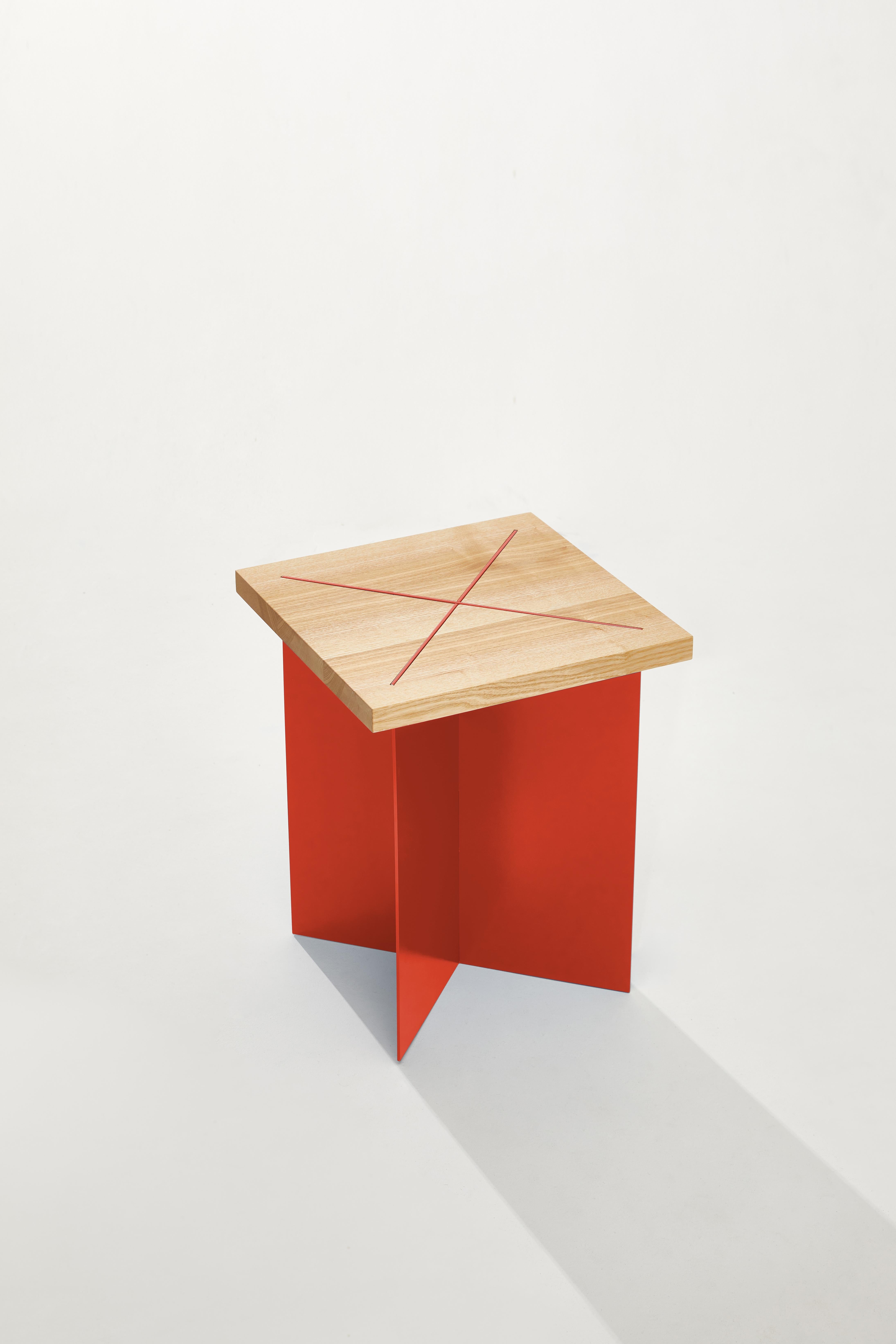 Allemand Tabouret Ohus en bois de frêne et acier orange saumoné par Objects for Objects en vente
