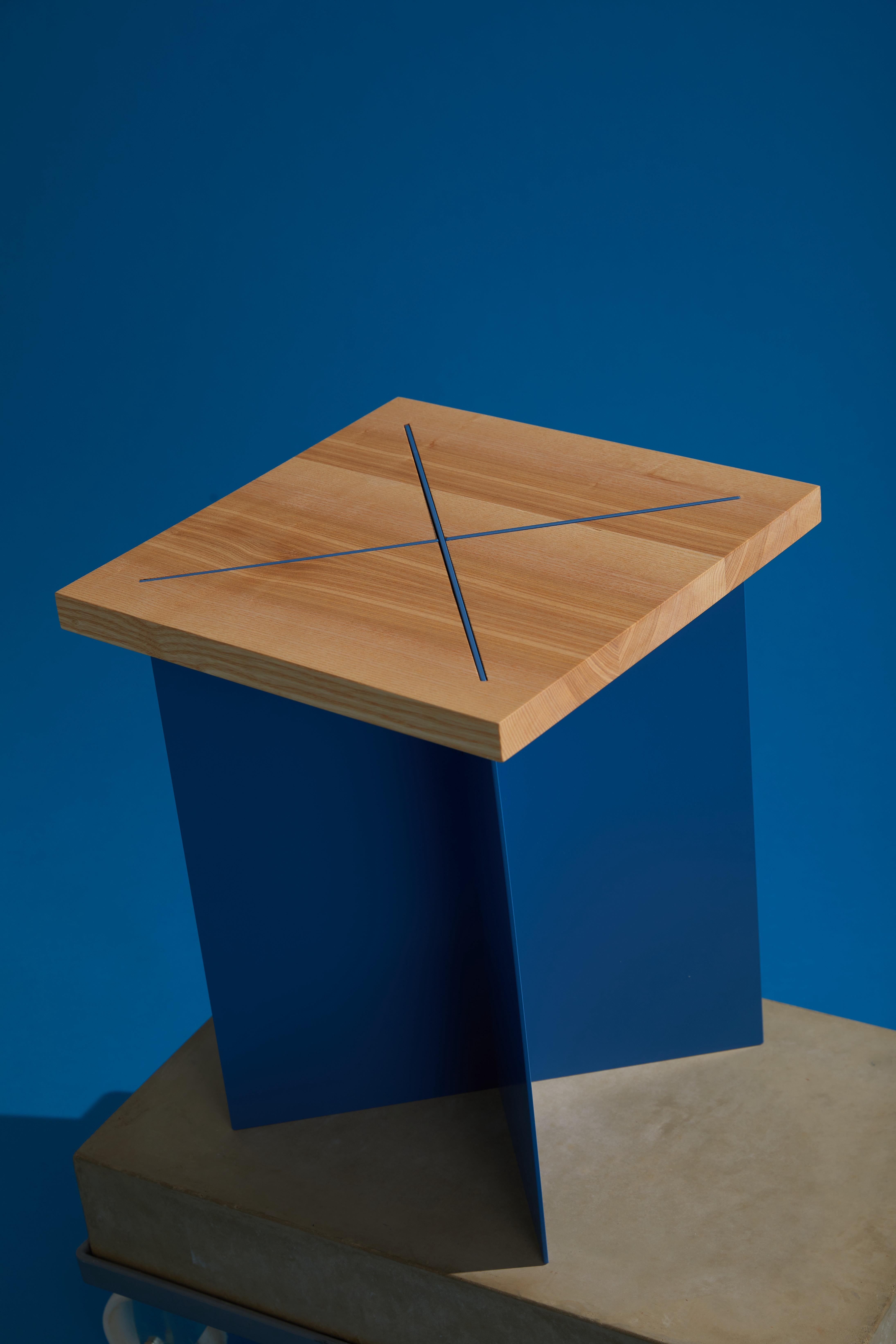 XXIe siècle et contemporain Tabouret Ohus en bois de frêne et acier orange saumoné par Objects for Objects en vente