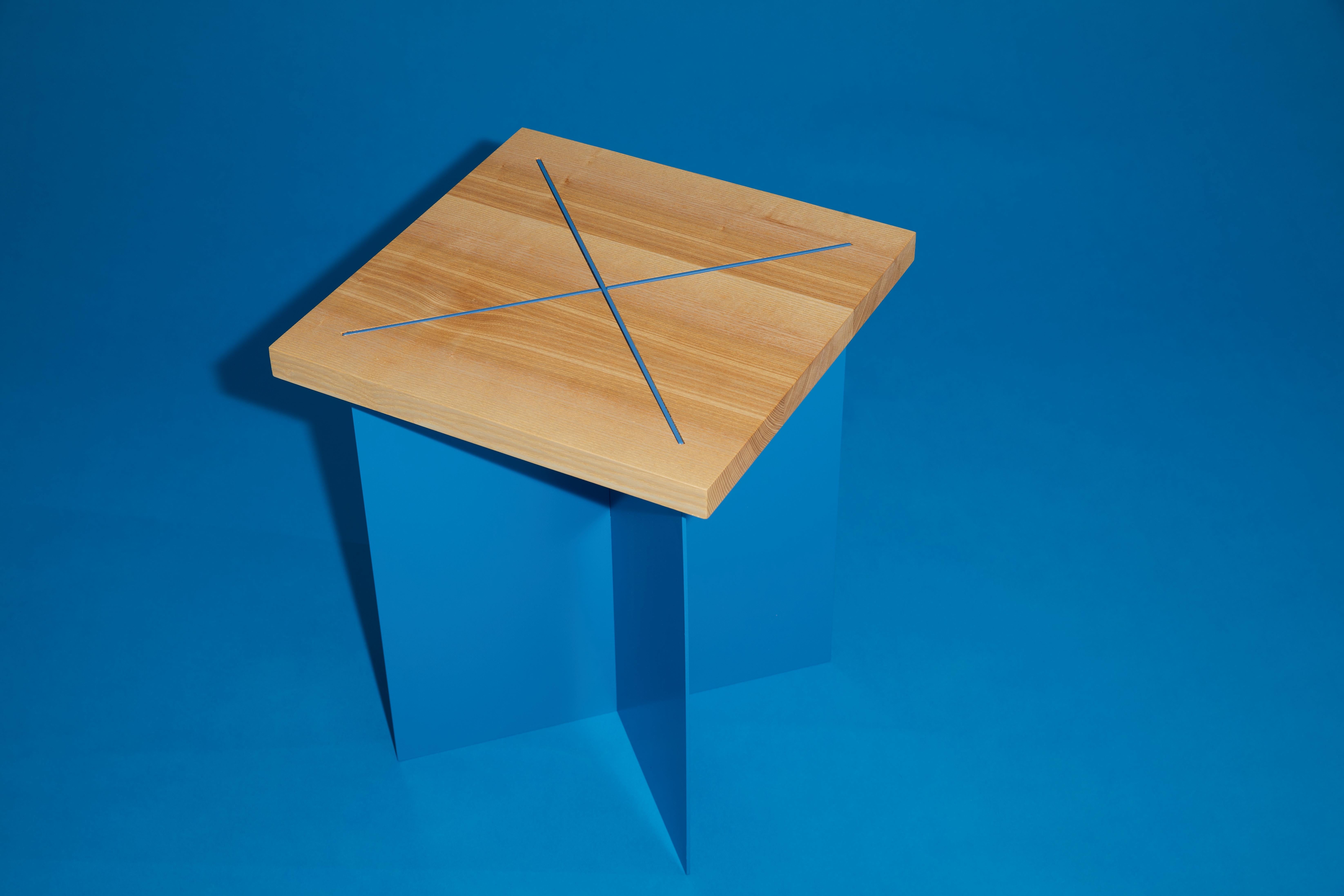 Tabouret Ohus en bois de frêne et acier orange saumoné par Objects for Objects en vente 3