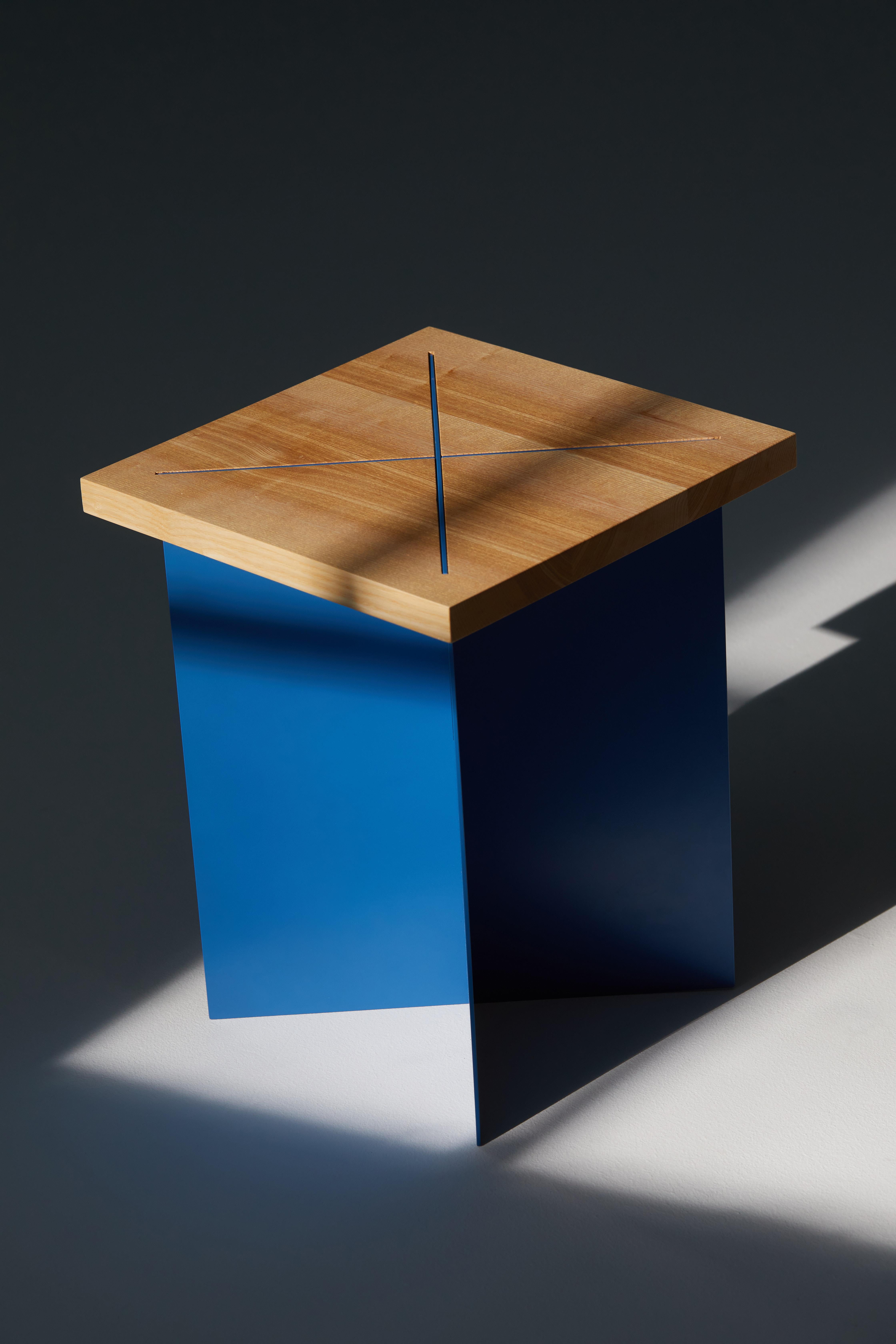 Tabouret Ohus en bois de frêne et acier orange saumoné par Objects for Objects en vente 10
