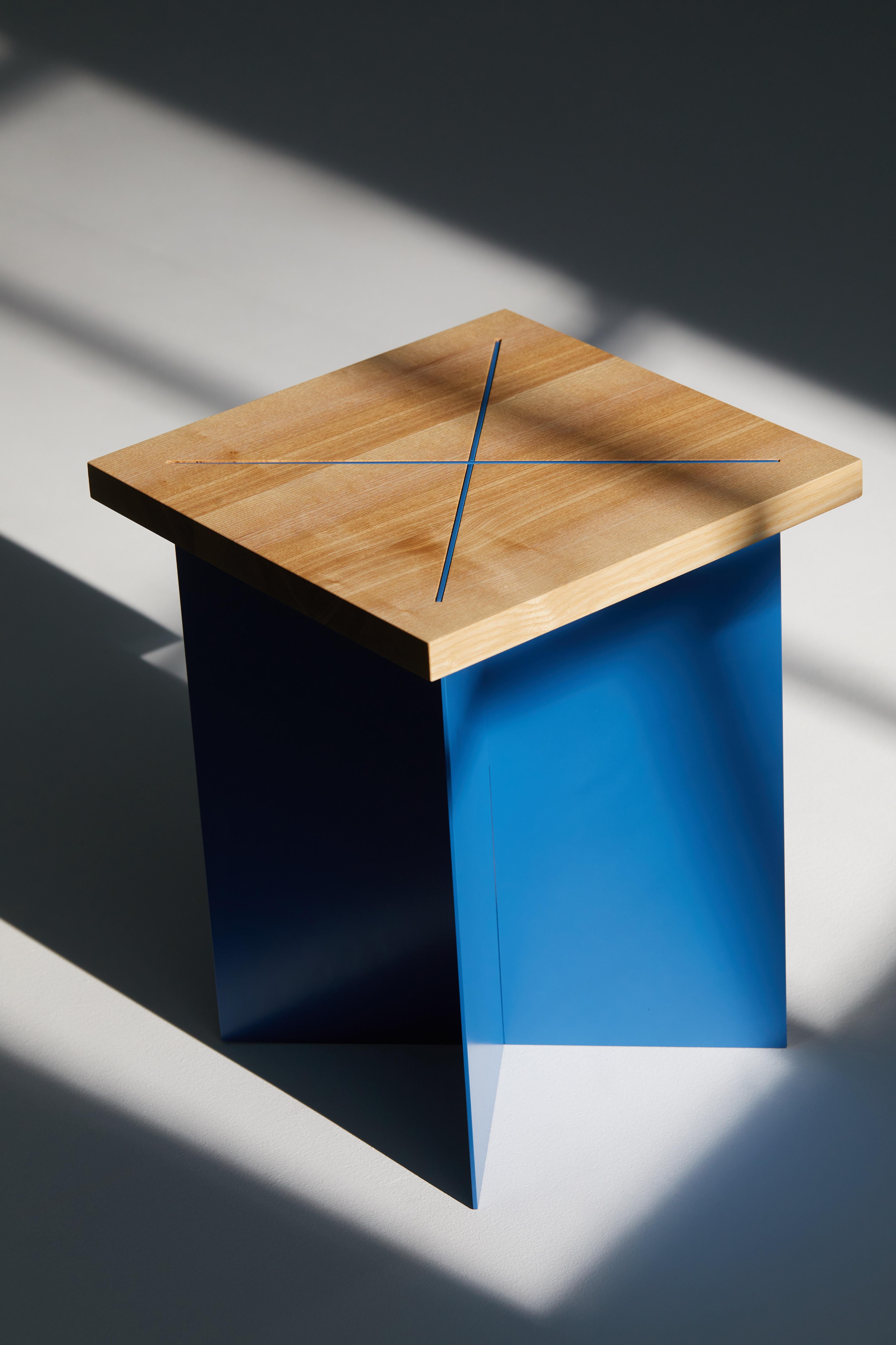 Tabouret Ohus en bois de frêne et acier orange saumoné par Objects for Objects en vente 8
