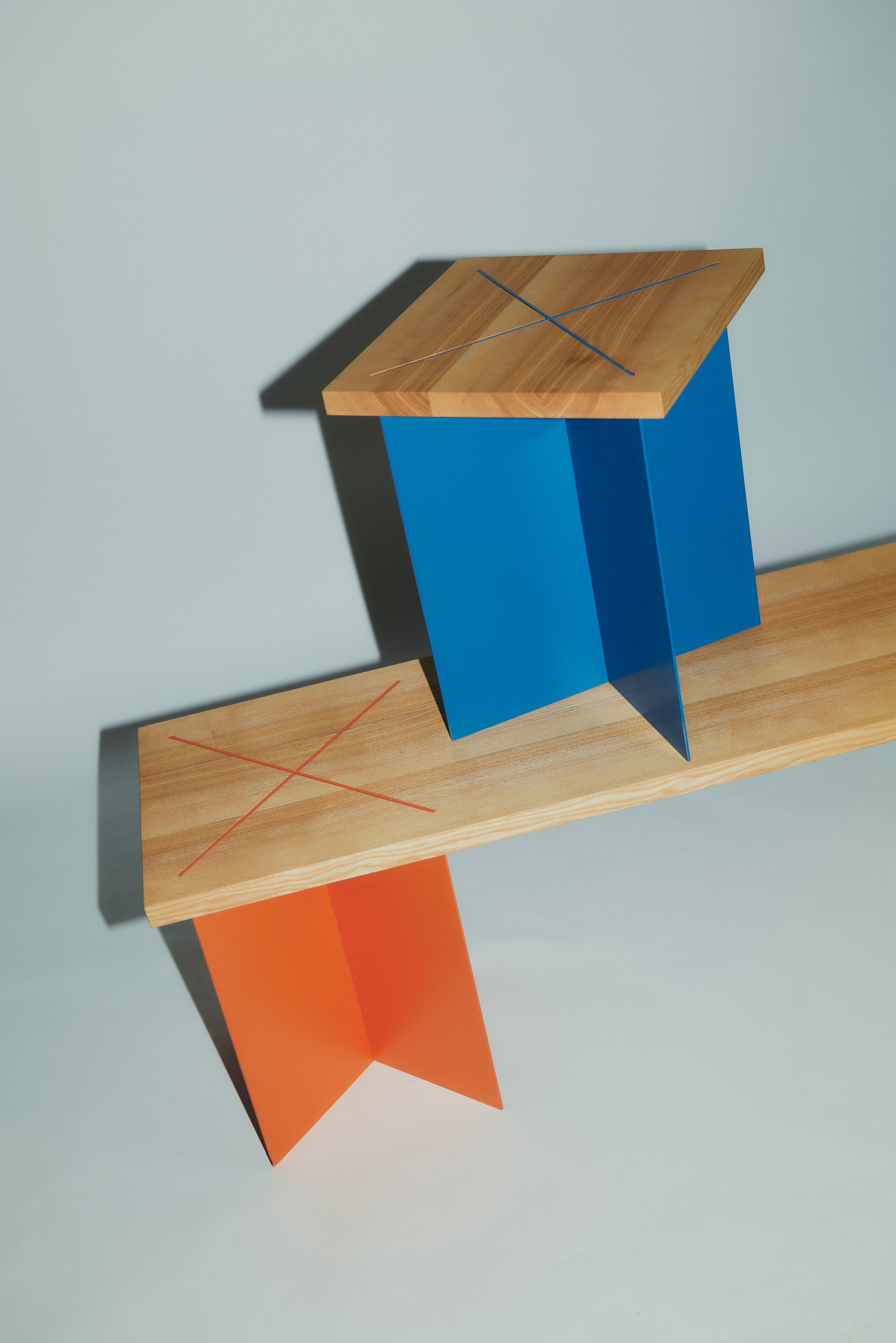 Tabouret Ohus en bois de frêne et acier orange saumoné par Objects for Objects en vente 6