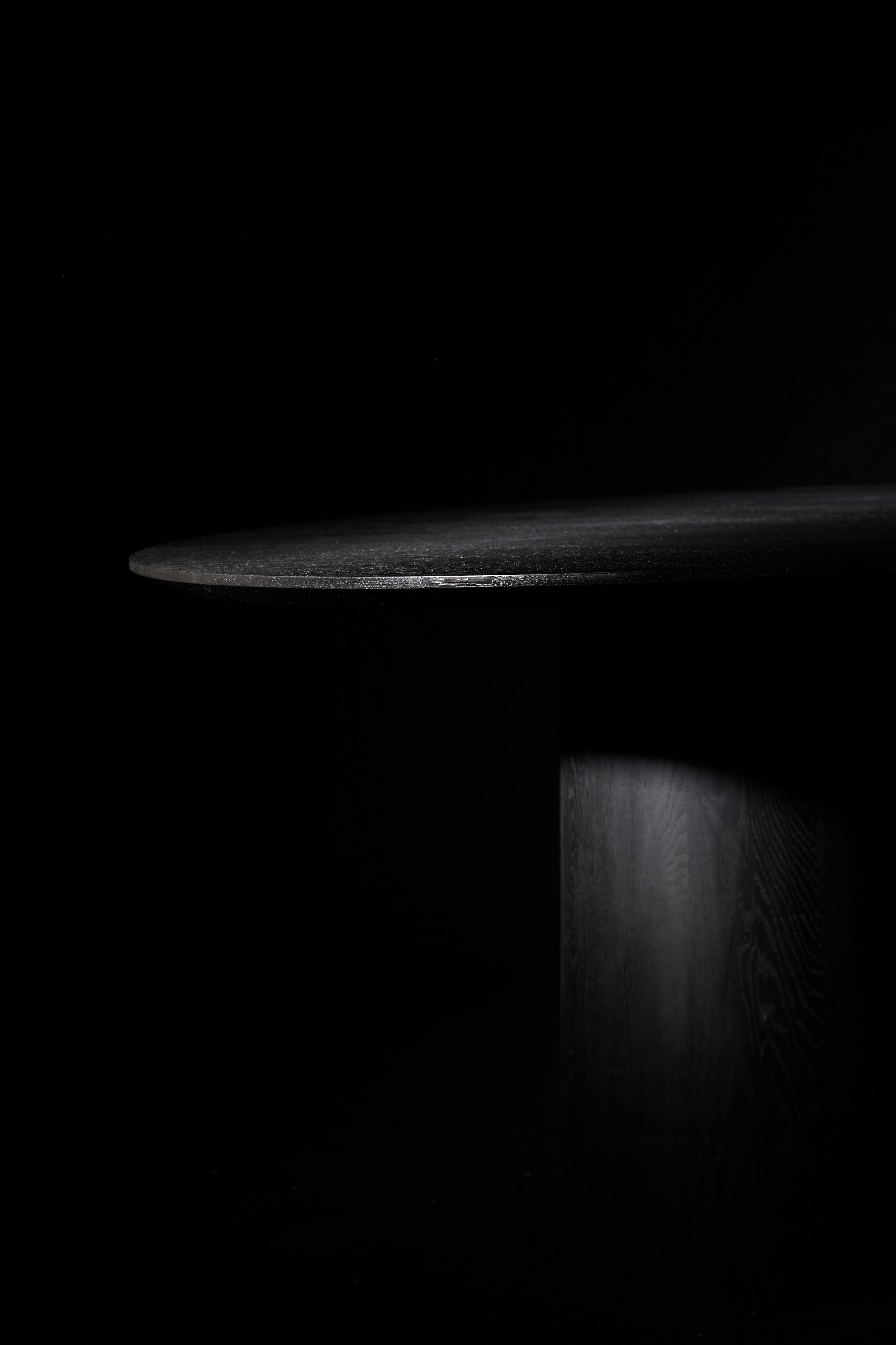 XXIe siècle et contemporain Table de salle à manger Mushrooms-PS en bois Oak Wood teinté noir par Heilig Objects for Objects en vente
