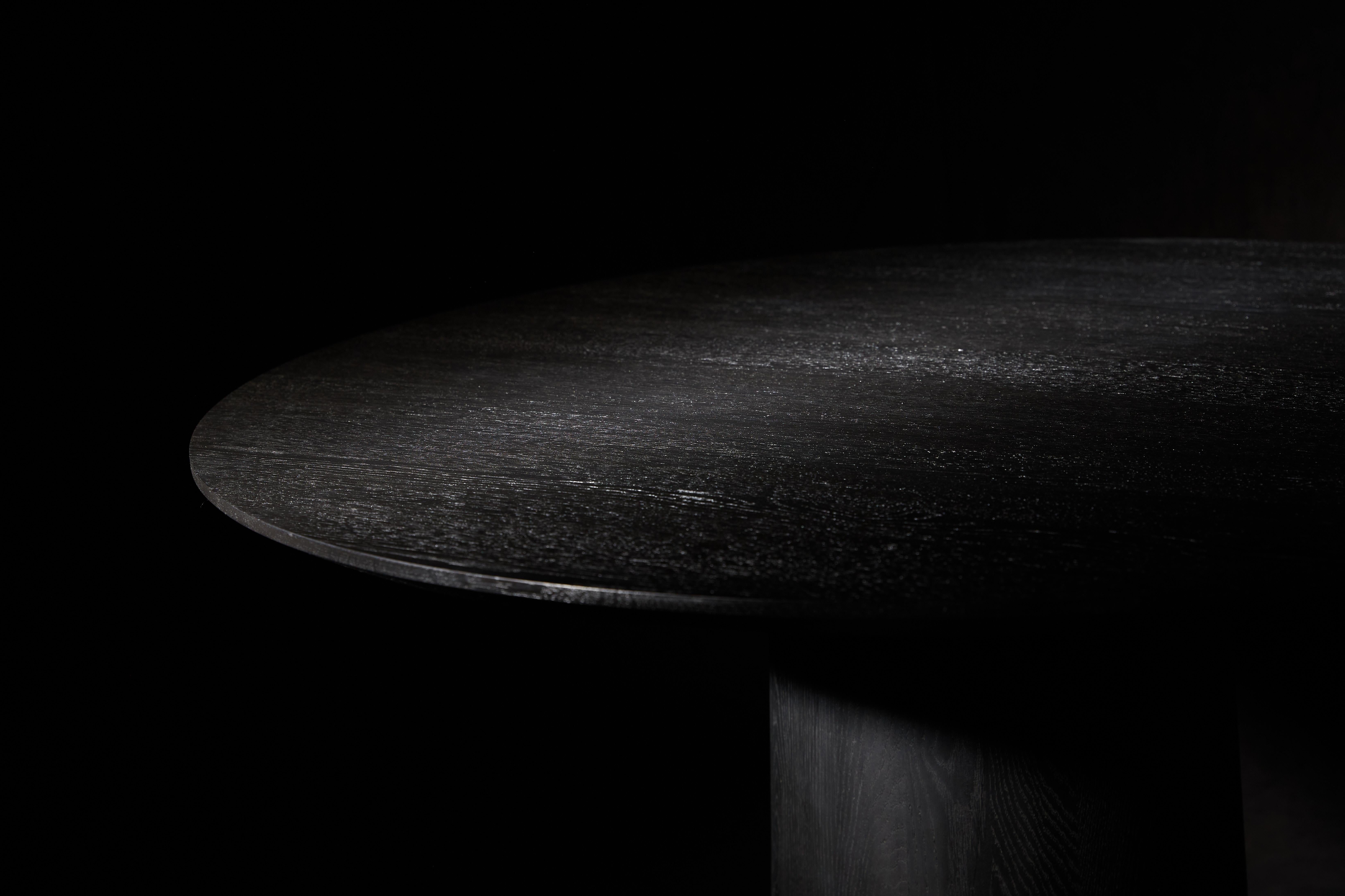 Chêne Table de salle à manger Mushrooms-PS en bois Oak Wood teinté noir par Heilig Objects for Objects en vente
