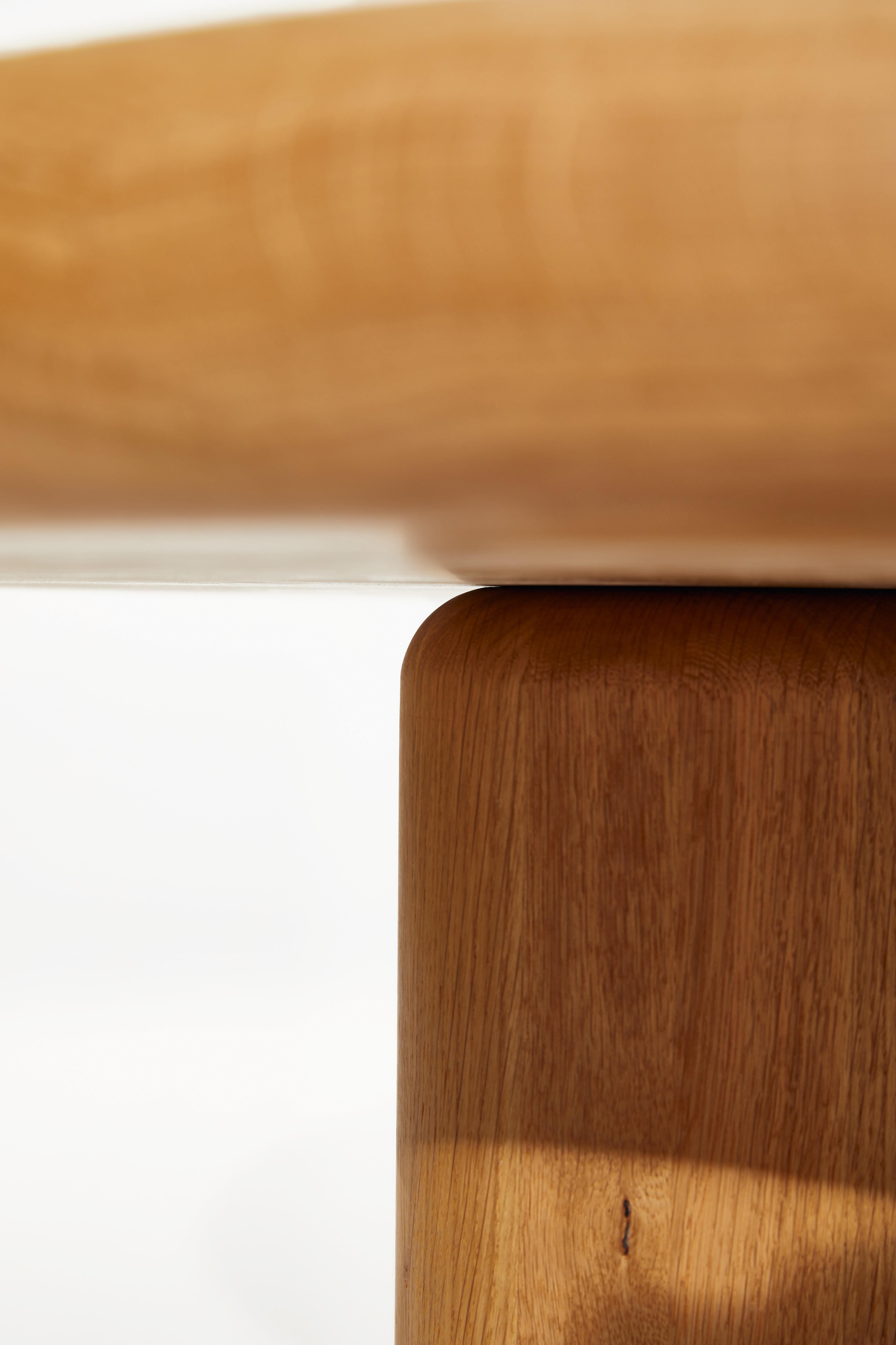 Allemand Table de salle à manger Fat Leg 65 en bois Oak Nature par Heilig Objects for Objects en vente