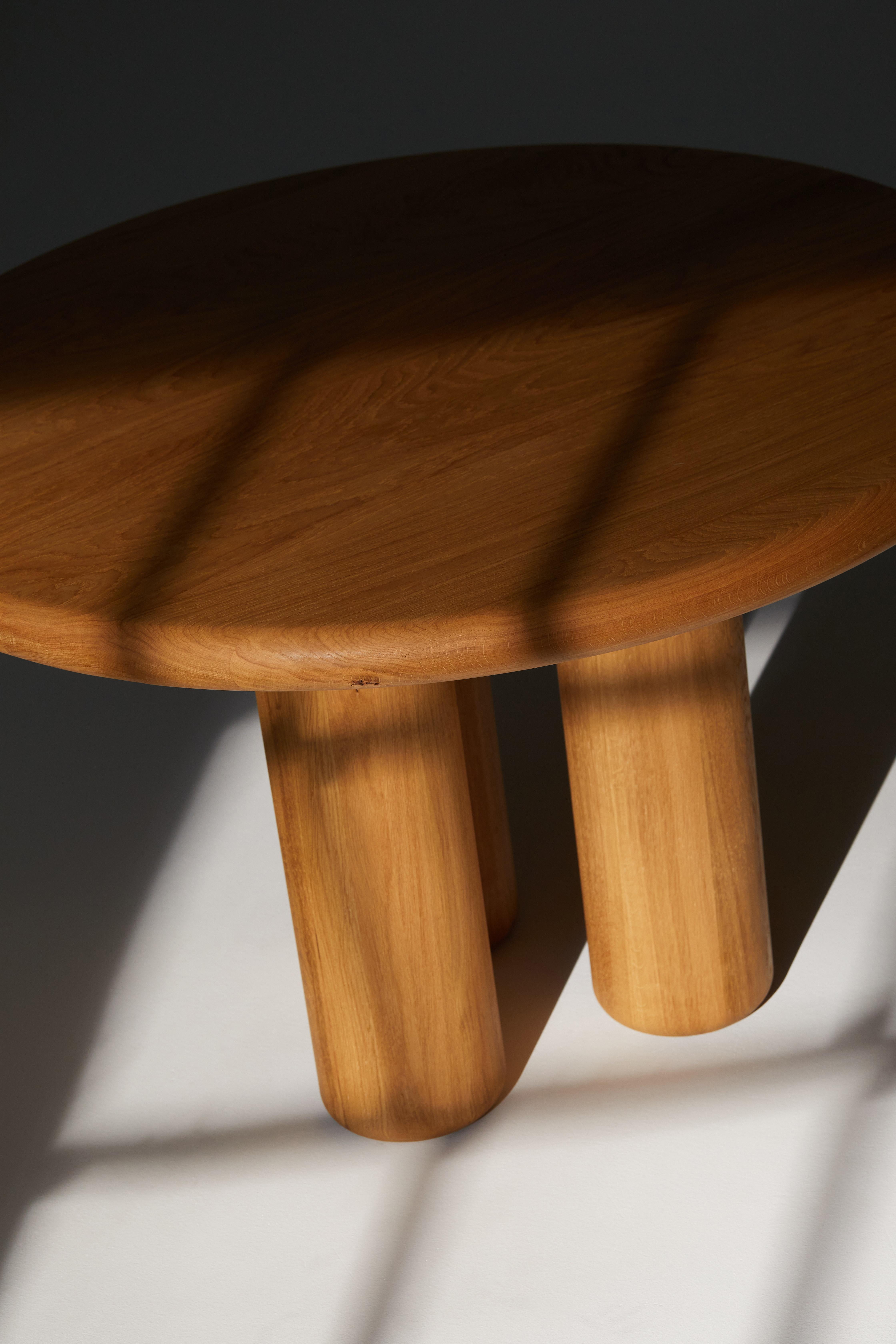 XXIe siècle et contemporain Table de salle à manger Fat Leg 65 en bois Oak Nature par Heilig Objects for Objects en vente