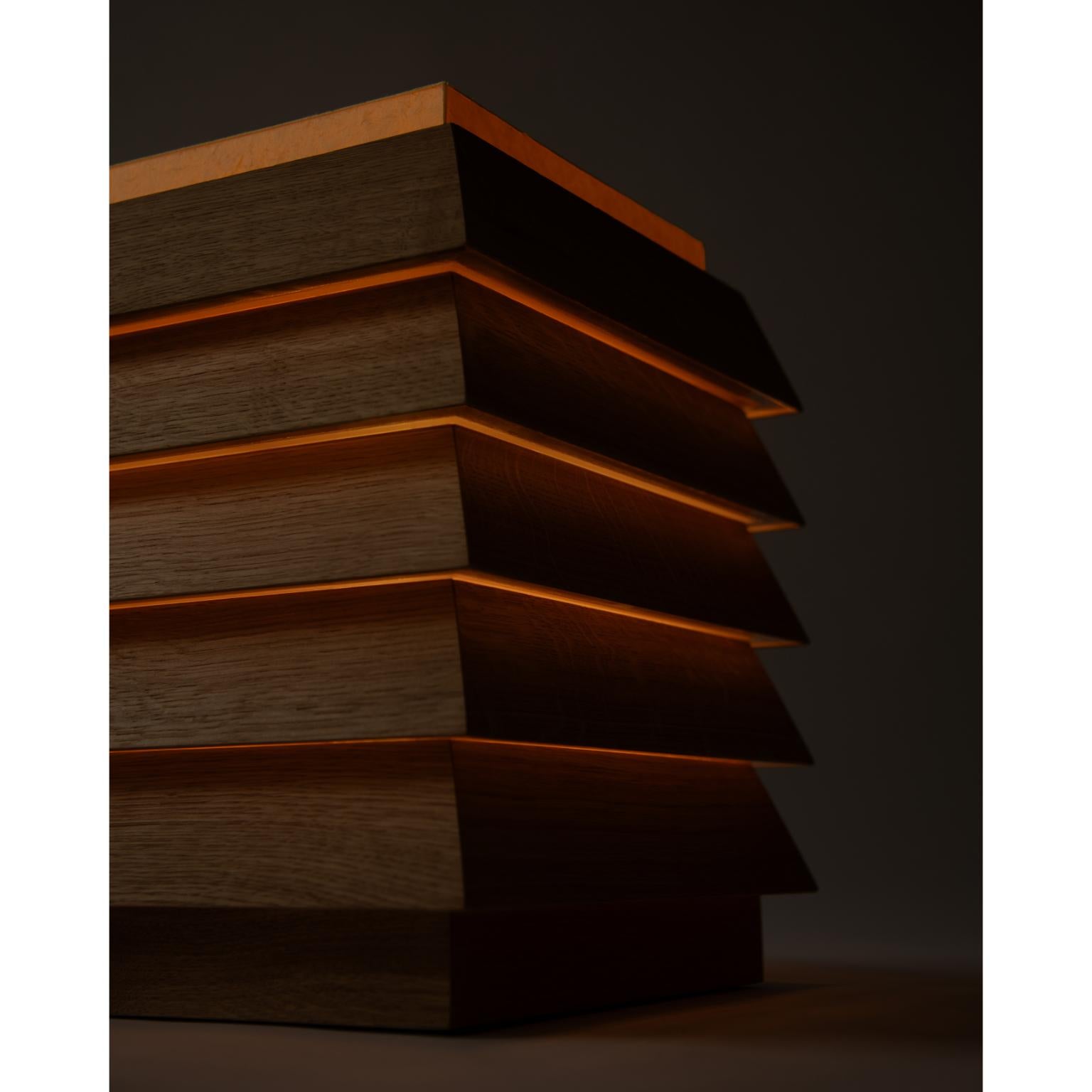Post-Modern Pagode Small Table Lamp in Oak Wood & Natural Japanese Paper by Heilig Objects For Sale