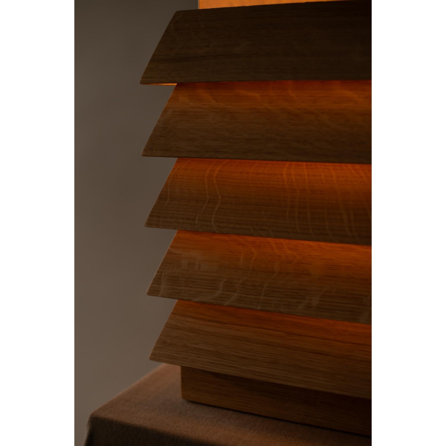 Other Pagode Small Table Lamp in Oak Wood & Natural Japanese Paper by Heilig Objects For Sale