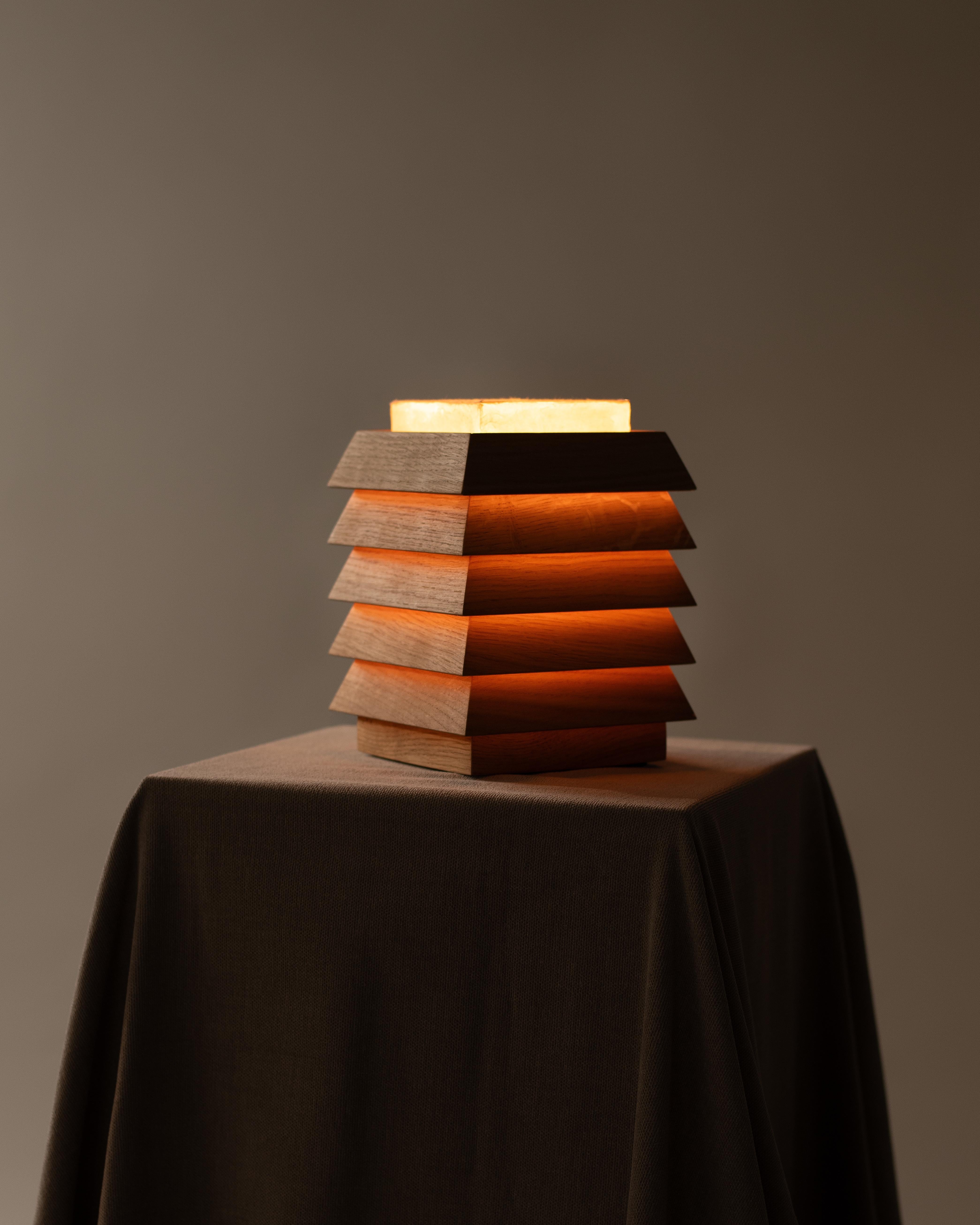 Pagode Small Table Lamp in Oak Wood & Natural Japanese Paper by Heilig Objects For Sale 1