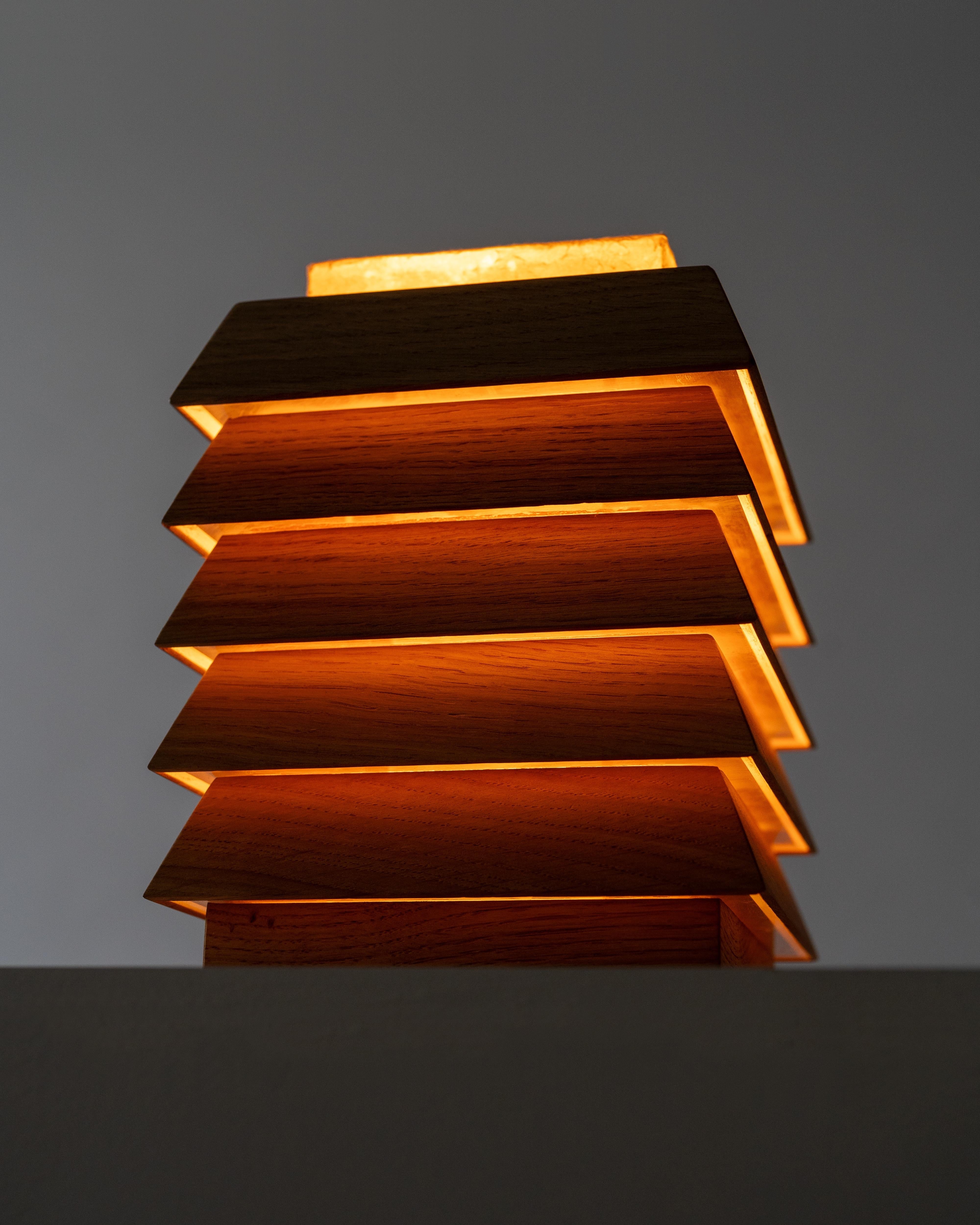 Contemporary Pagode Small Table Lamp in Oak Wood & Natural Japanese Paper by Heilig Objects For Sale