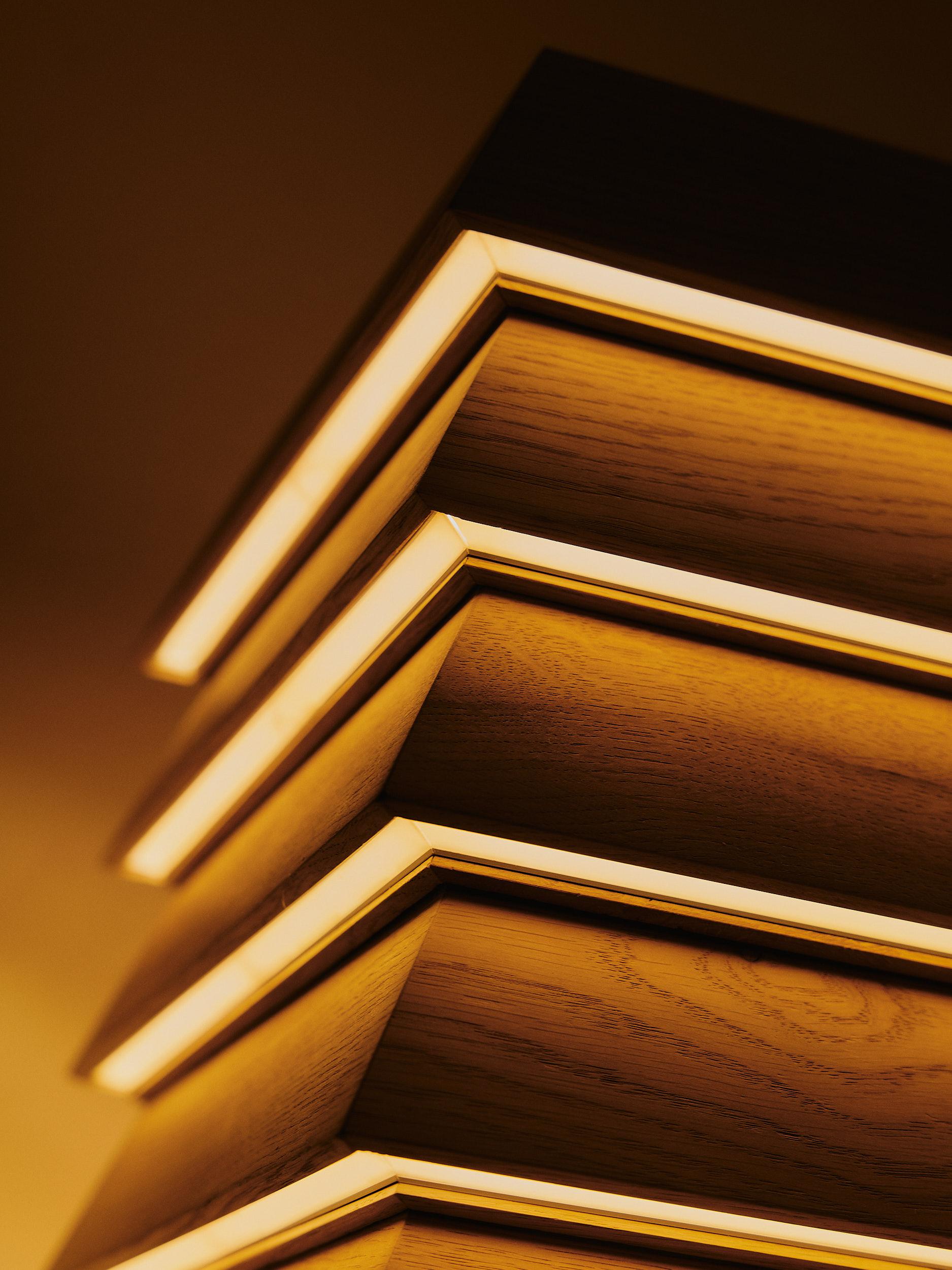 Other Pagode Large Table Lamp in Oak Wood & Natural Japanese Paper by Heilig Objects For Sale