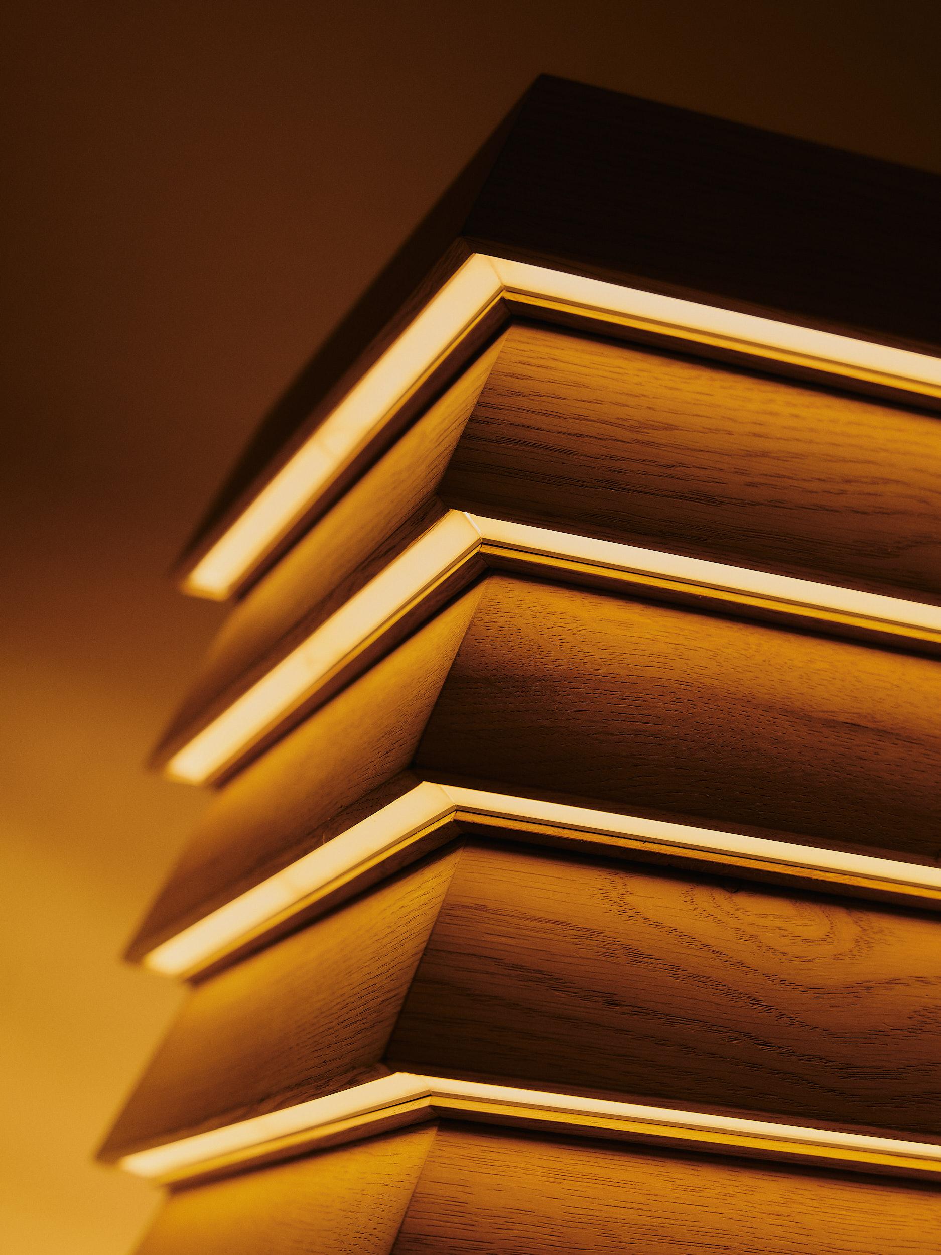 Pagode Large Table Lamp in Oak Wood & Natural Japanese Paper by Heilig Objects In New Condition For Sale In Geneve, CH