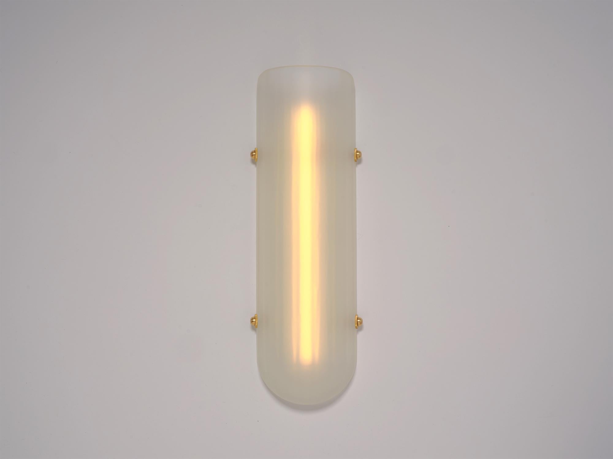 Sconce Selene in ottone spazzolato e vetro lucido Ajiote di Bianco Light + Space in vendita 2