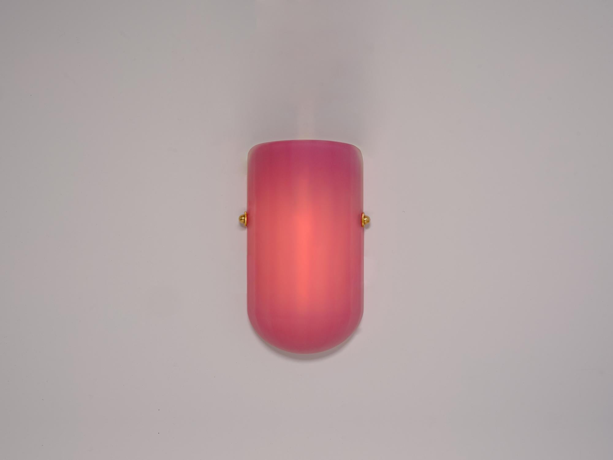 Sconce Selene Mezzo in ottone spazzolato e vetro d'agata di Bianco Light + Space in vendita 1