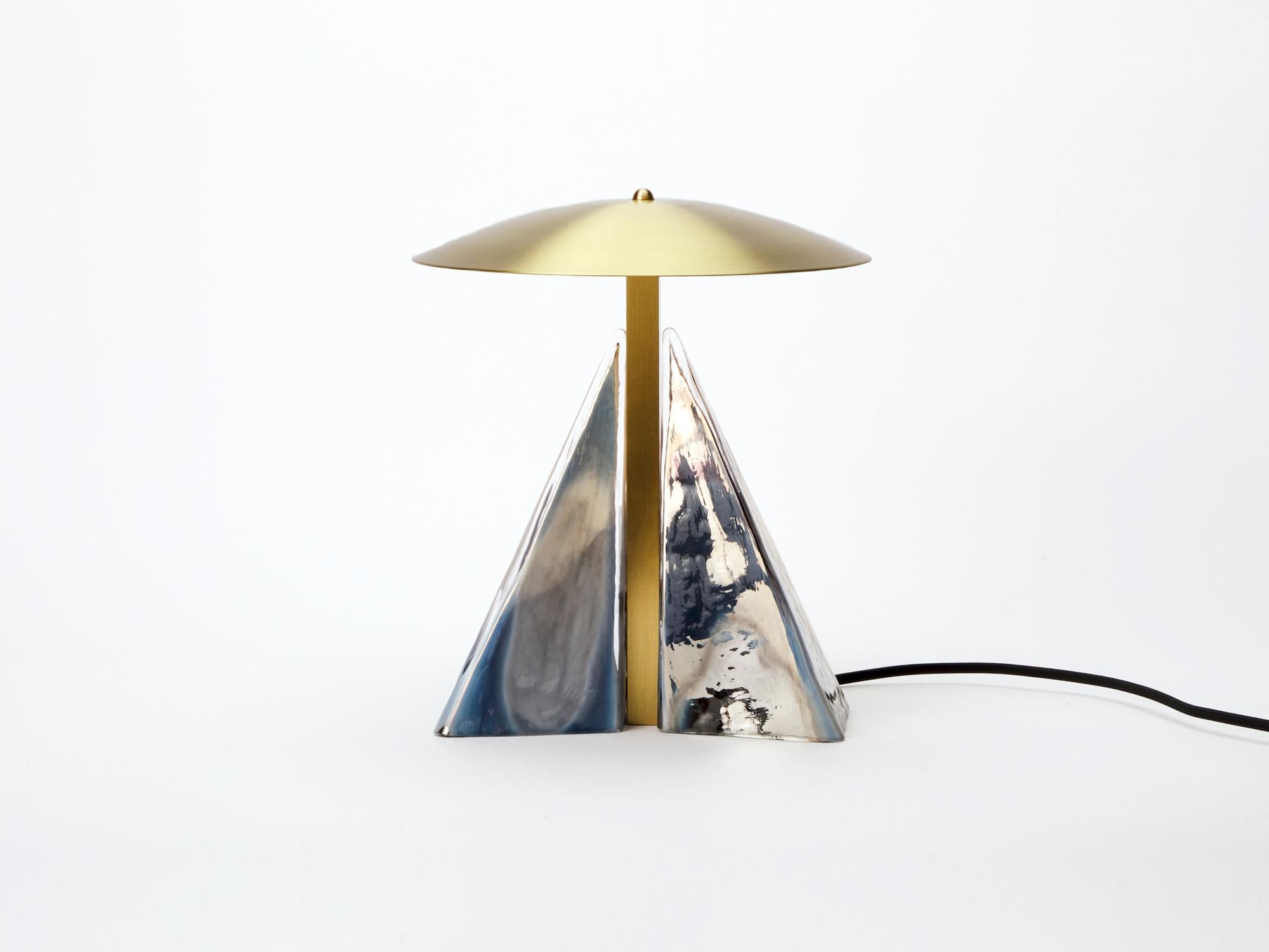 Fulcrum Tischleuchte aus Messing und verspiegeltem Silberglas von Bianco Light + Space im Zustand „Neu“ im Angebot in Geneve, CH