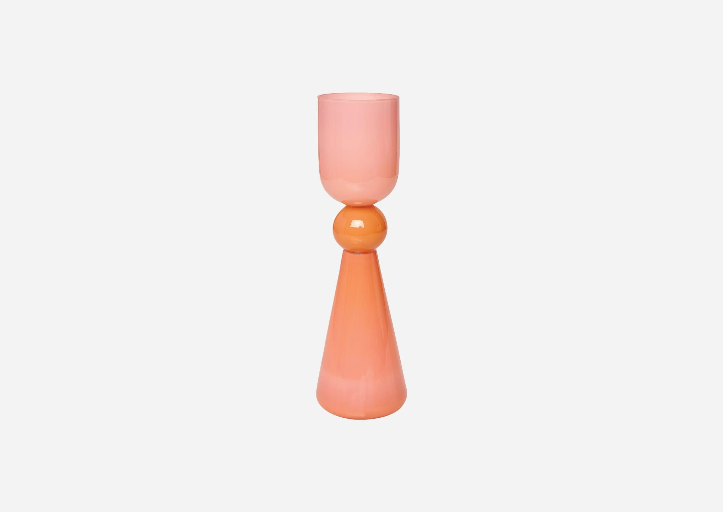 Mini lampe de bureau Totem en verre brillant corail par Bianco Light + Space
Dimensions : Ø 10 x H 30 cm : Ø 10 x H 30 cm.
Matériaux : Verre.

Disponible en différentes options de finition. Les prix peuvent varier. Toutes nos lampes peuvent être