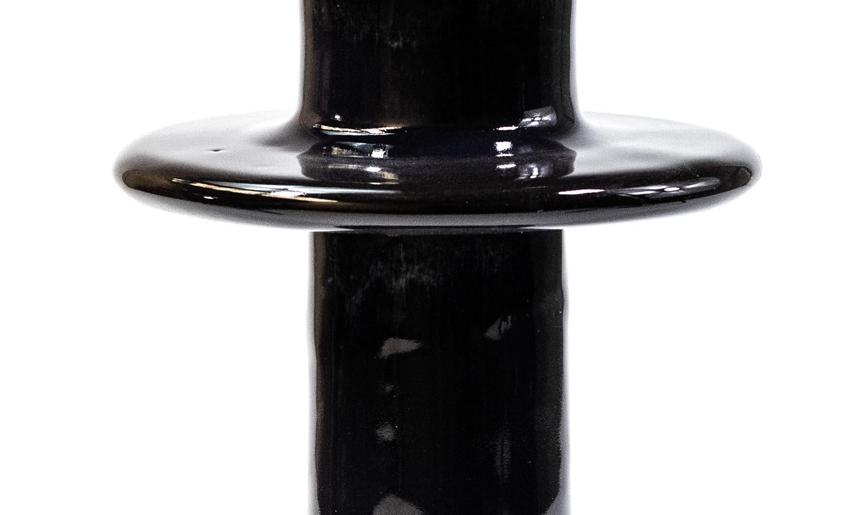 Messicano Vaso Pamplona in ceramica smaltata nera lucida di Eguiarte & Eguiarte in vendita