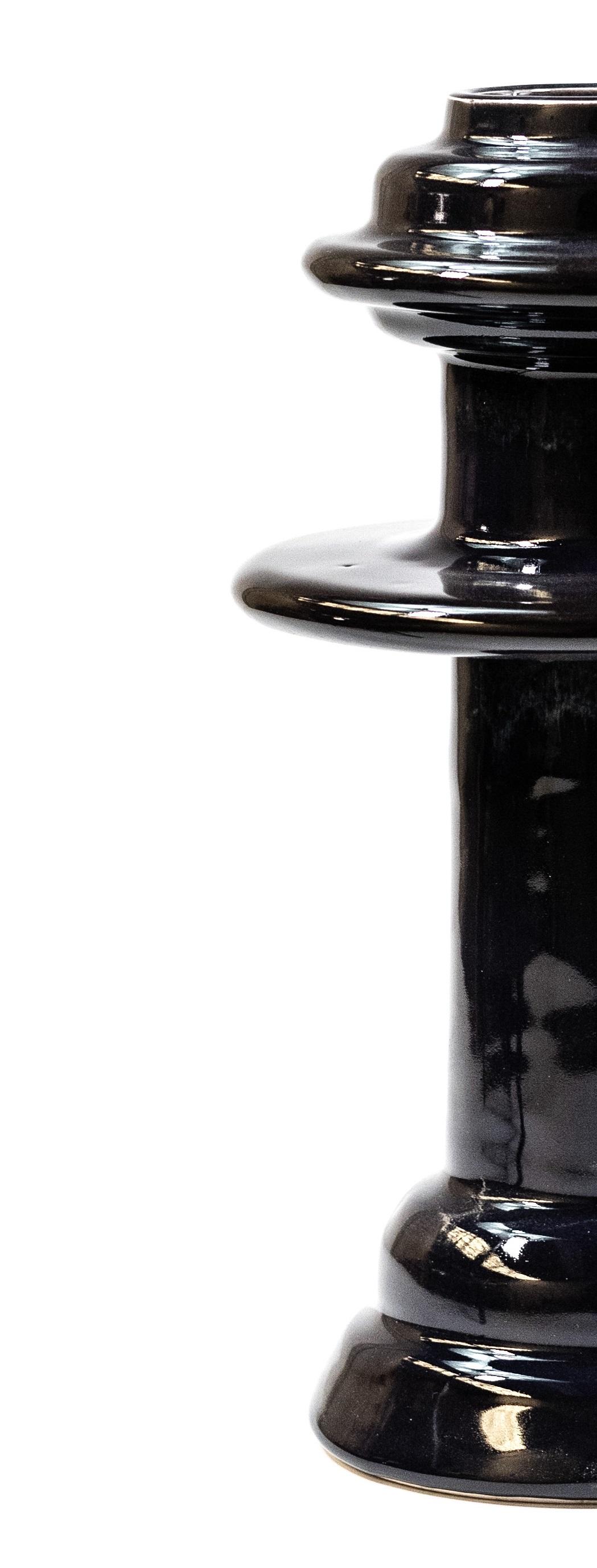 XXI secolo e contemporaneo Vaso Pamplona in ceramica smaltata nera lucida di Eguiarte & Eguiarte in vendita